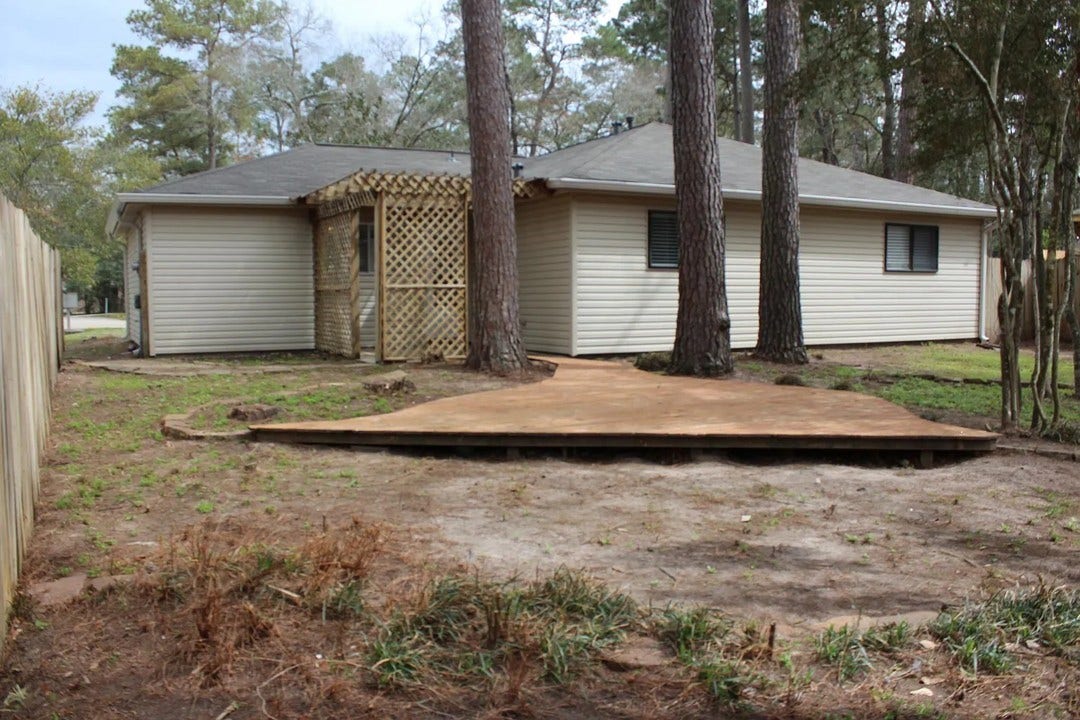55 E White Willow Circle, Spring, TX 77381 55 E White Willow Circle, Spring, TX 77381