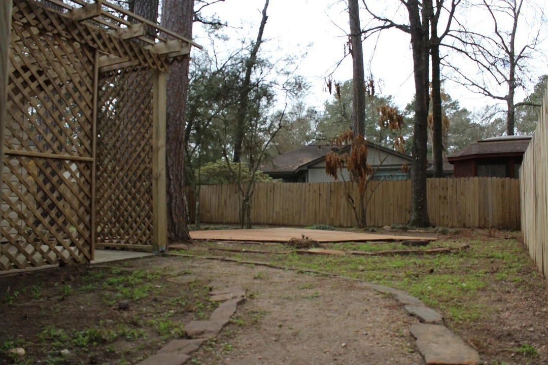 55 E White Willow Circle, Spring, TX 77381 55 E White Willow Circle, Spring, TX 77381