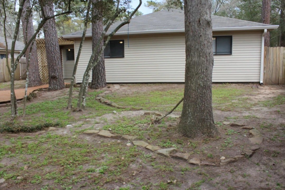 55 E White Willow Circle, Spring, TX 77381 55 E White Willow Circle, Spring, TX 77381