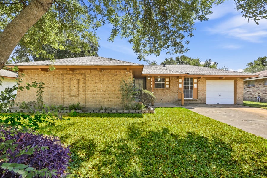 Property photo for 1507 Willow Rock Road, Houston, TX
