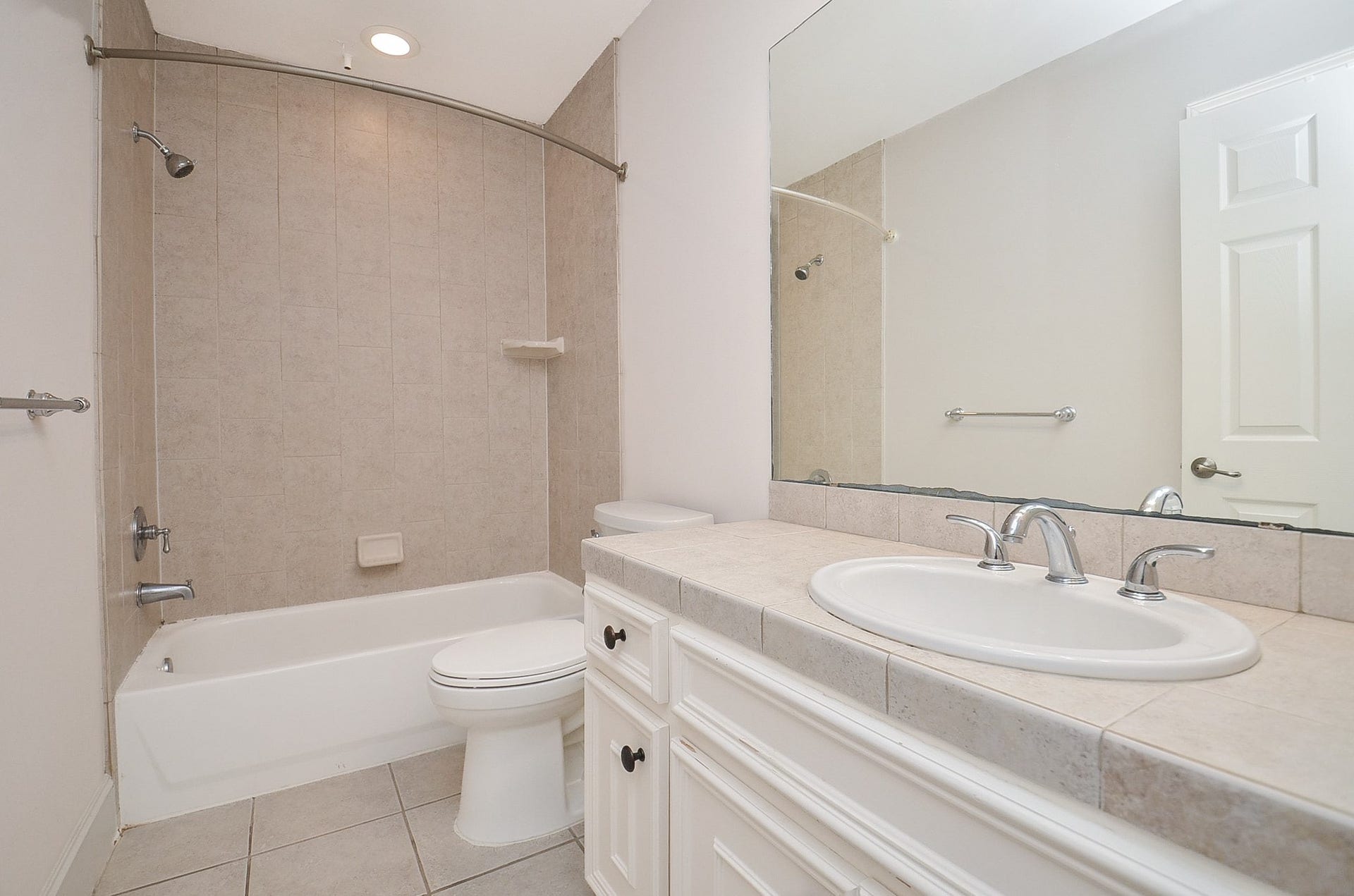 Another ensuite bathroom giving everyone their own space.