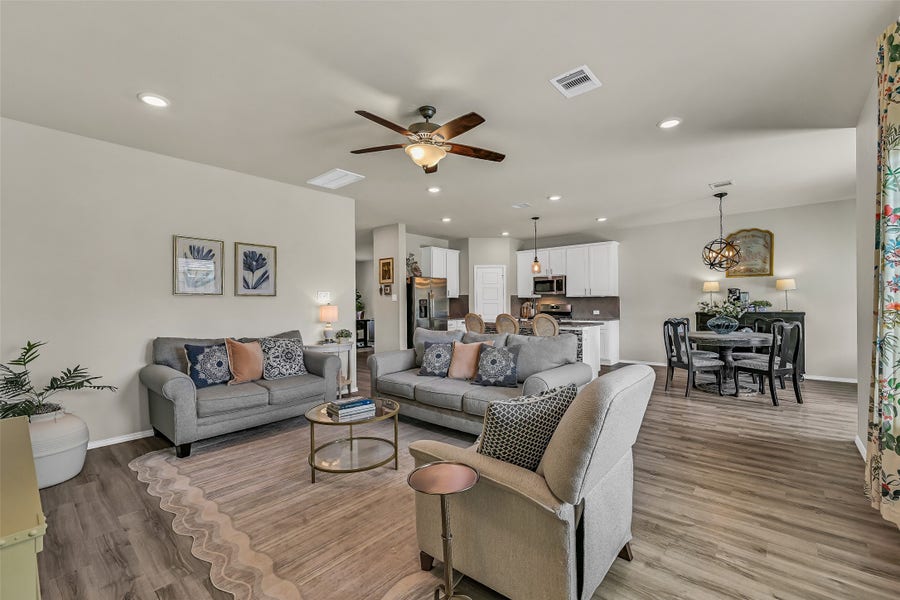 Property photo for 13711 Saxon Cliff Lane, Rosharon, TX