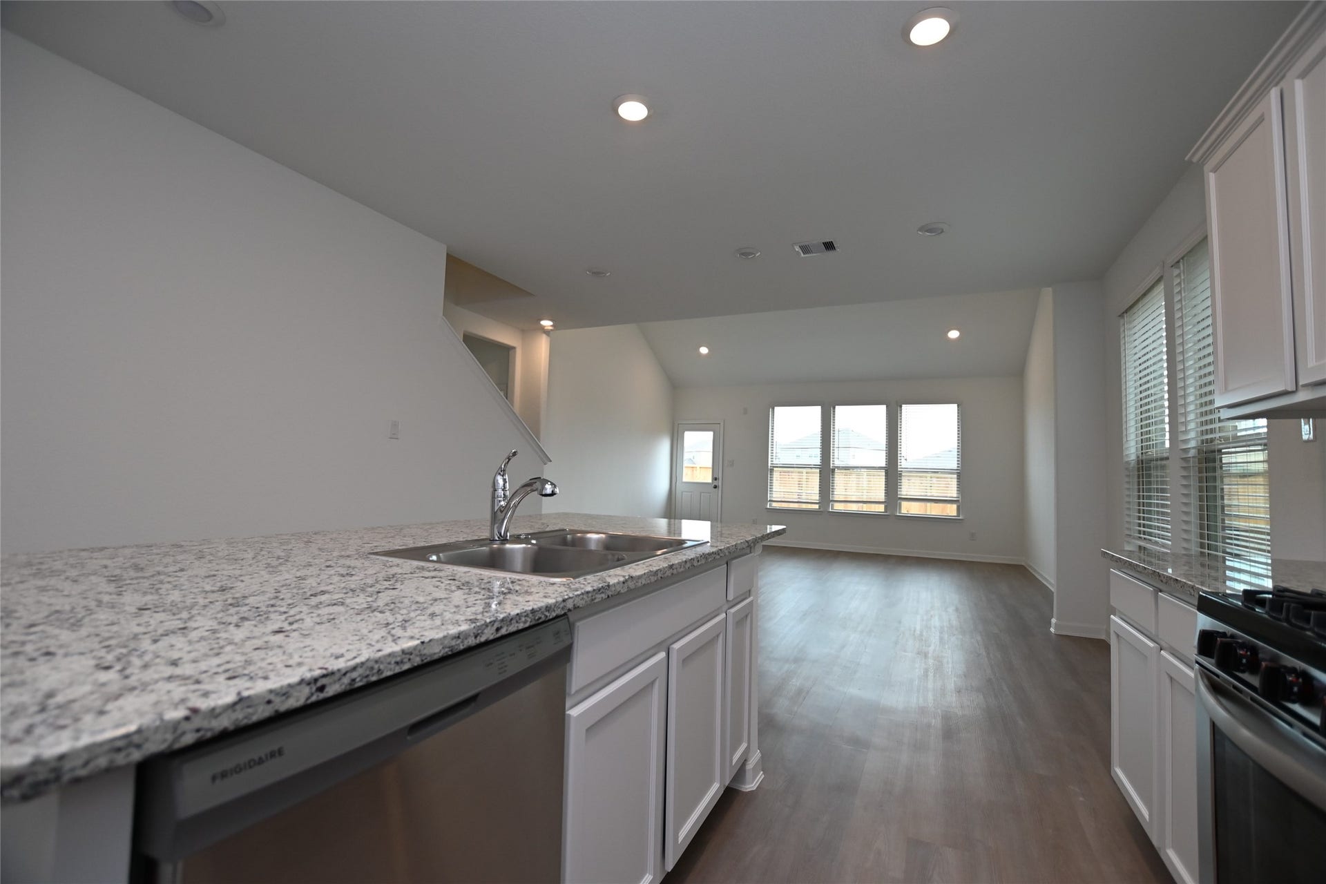 3306 Driftwood Meadow Ln, Richmond, TX 77406
