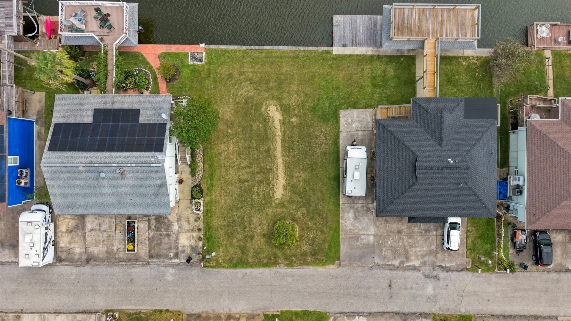 1251 Sailfish Street, Bayou Vista, TX 77563 1251 Sailfish Street, Bayou Vista, TX 77563