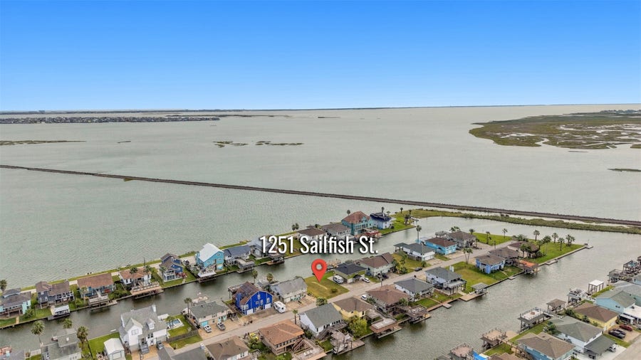 Property photo for 1251 Sailfish Street, Bayou Vista, TX