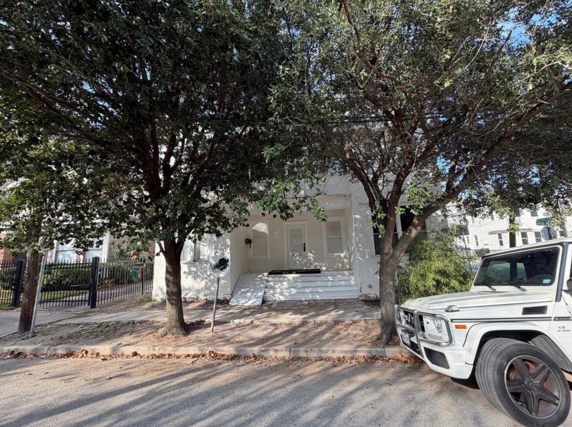 402 Hyde Park Boulevard, Houston, TX 77006 402 Hyde Park Boulevard, Houston, TX 77006