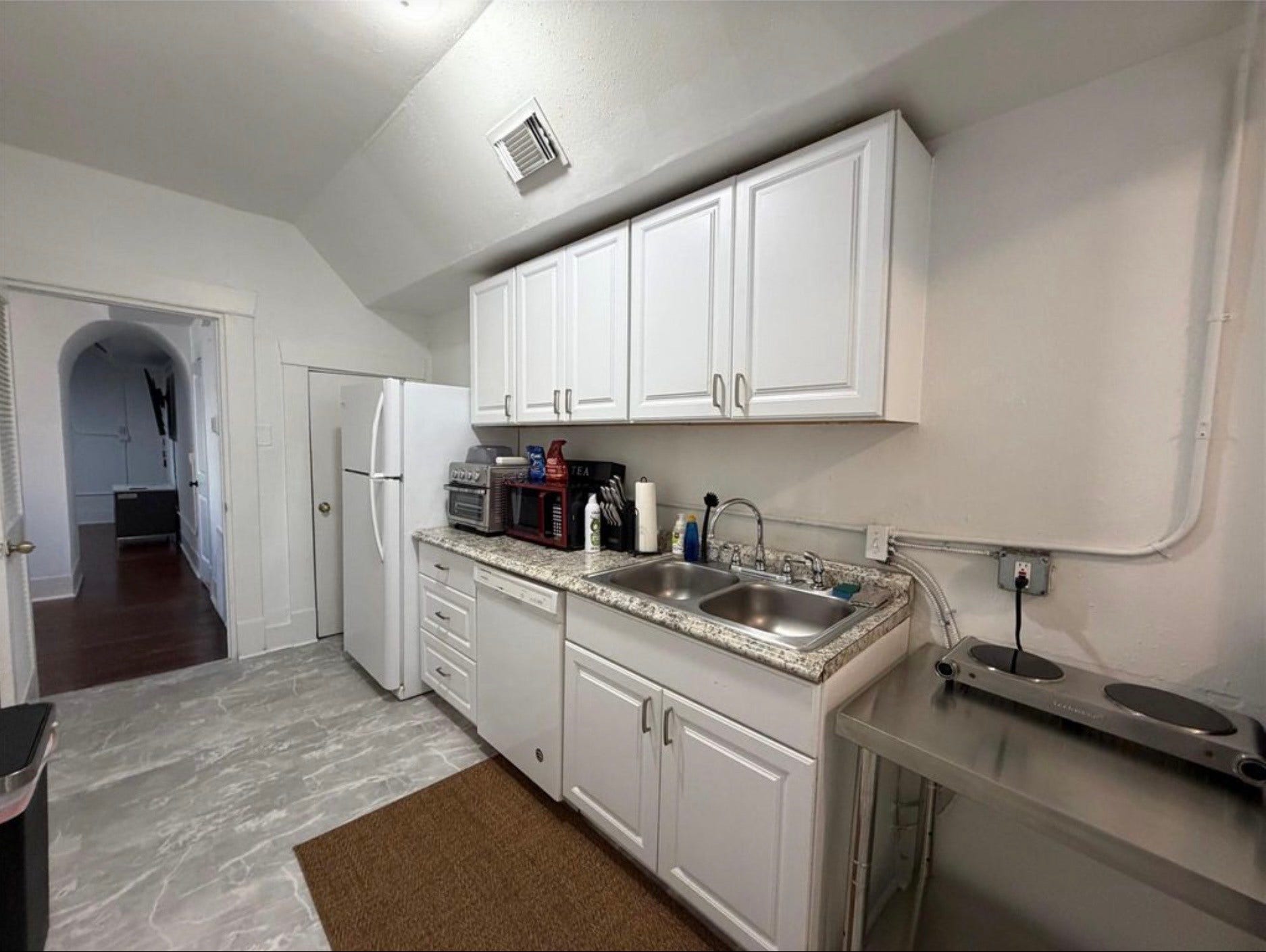 402 Hyde Park Boulevard, Houston, TX 77006 402 Hyde Park Boulevard, Houston, TX 77006