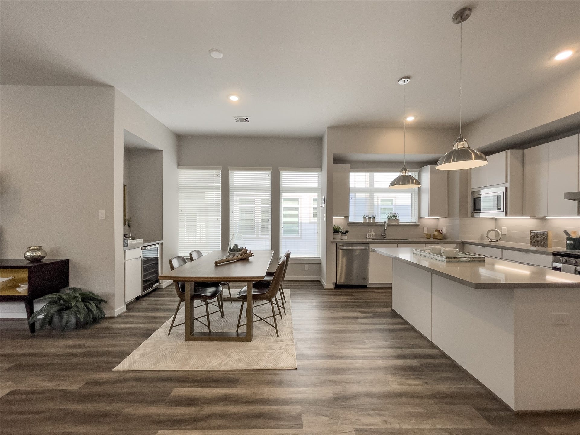 5823 Fairdale Lane, #E, Houston, TX 77057 5823 Fairdale Lane, #E, Houston, TX 77057