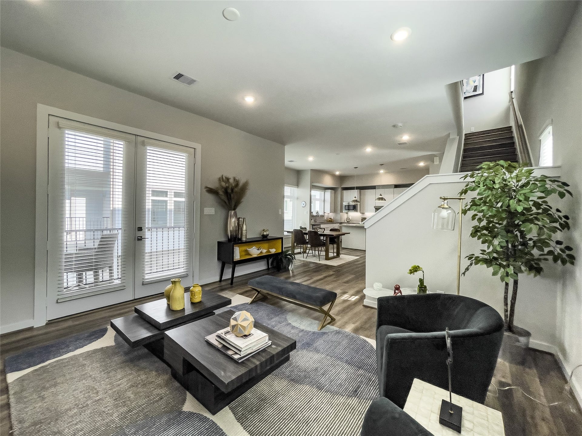 5823 Fairdale Lane, #E, Houston, TX 77057 5823 Fairdale Lane, #E, Houston, TX 77057