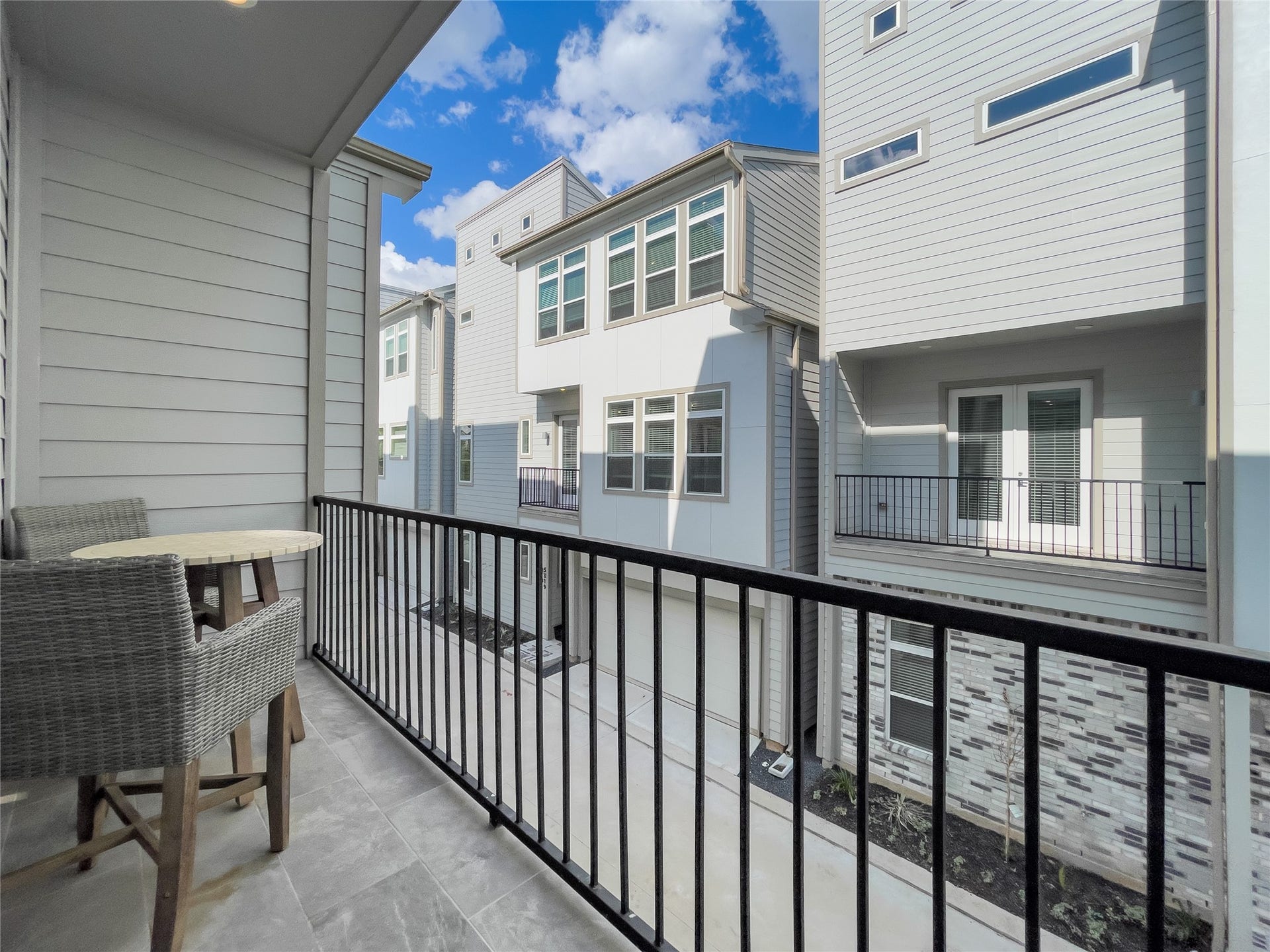 5823 Fairdale Lane, #E, Houston, TX 77057 5823 Fairdale Lane, #E, Houston, TX 77057