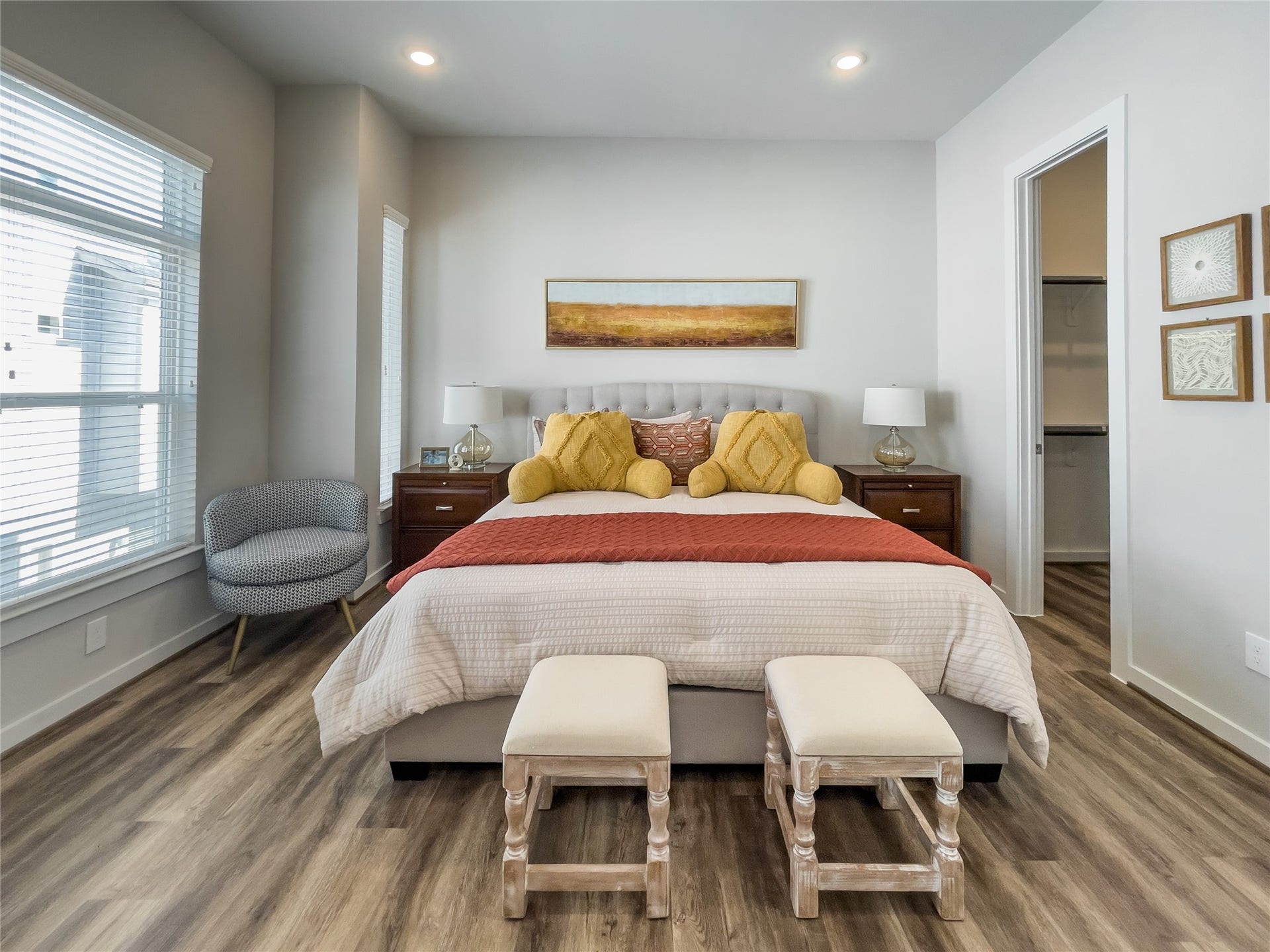 5823 Fairdale Lane, #E, Houston, TX 77057 Third floor primary bedroom with his and her closets.