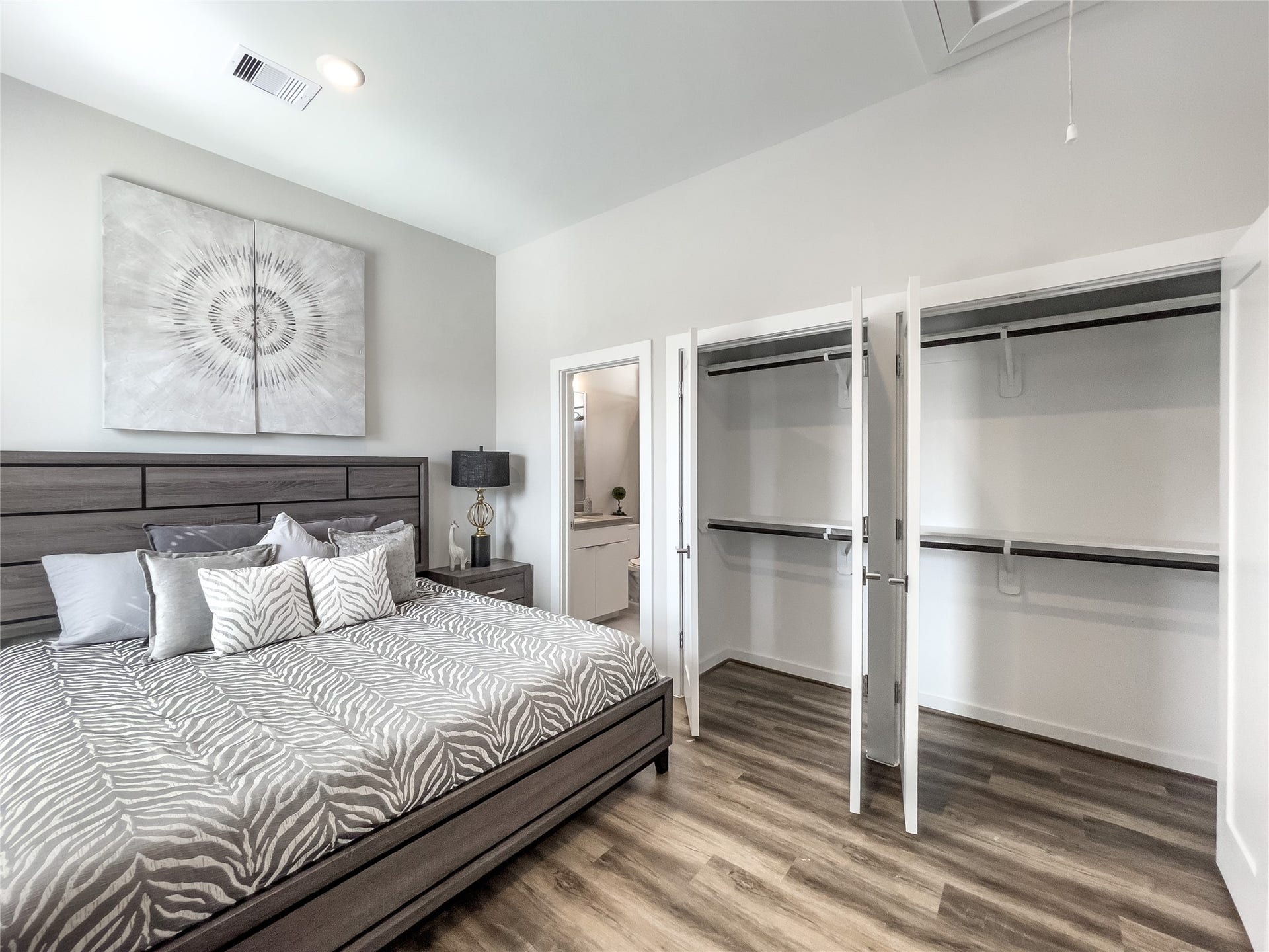 5823 Fairdale Lane, #E, Houston, TX 77057 Third floor 3rd bedroom with large side by side closets.