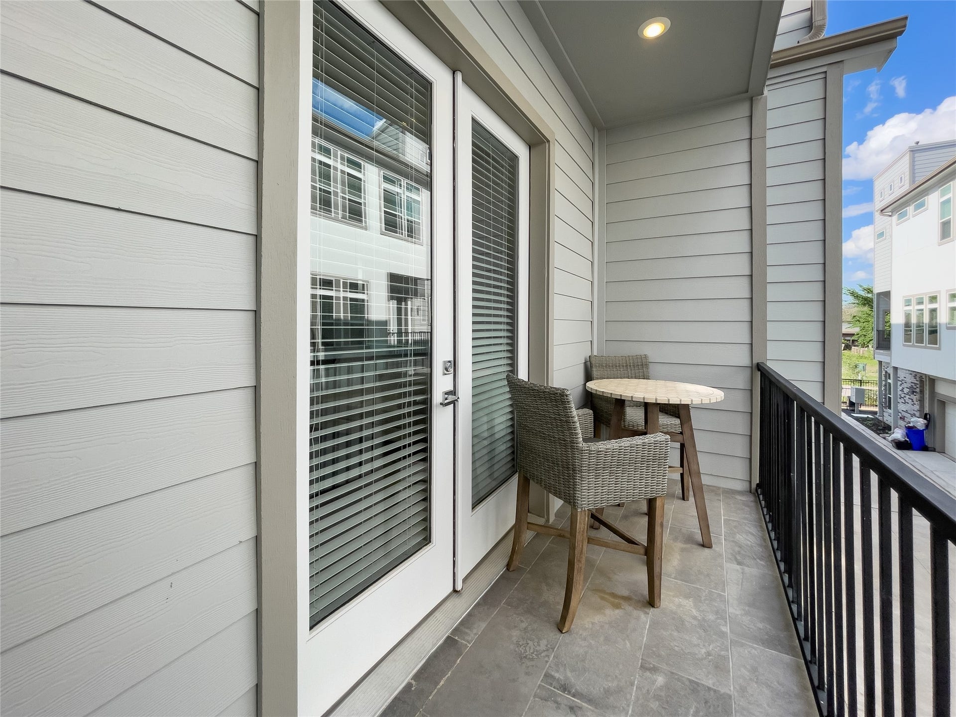 5823 Fairdale Lane, #E, Houston, TX 77057 5823 Fairdale Lane, #E, Houston, TX 77057