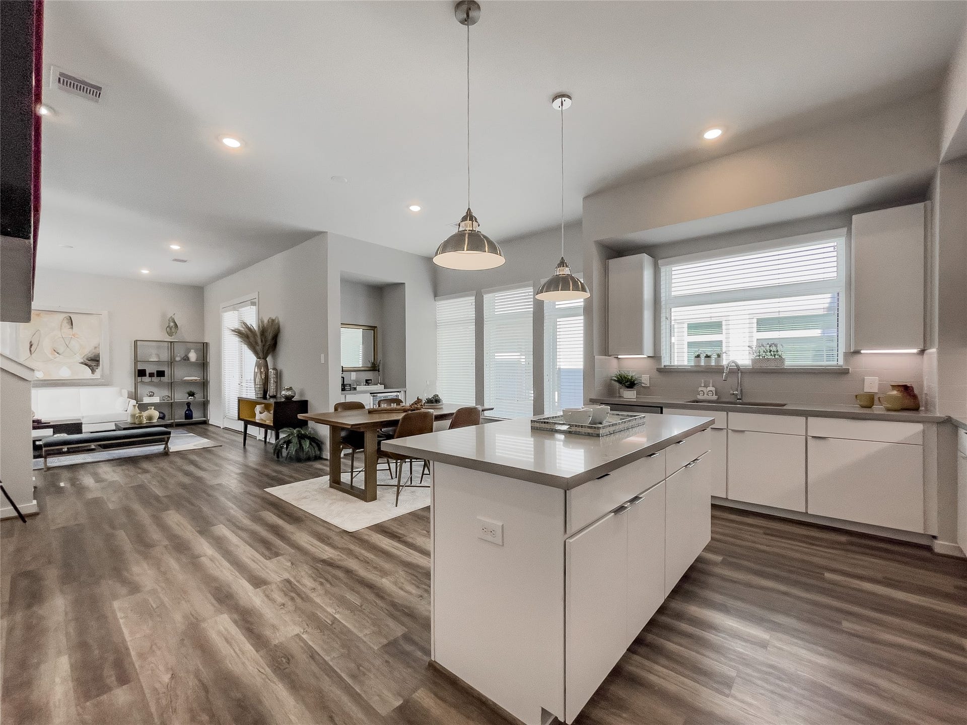 5823 Fairdale Lane, #E, Houston, TX 77057 5823 Fairdale Lane, #E, Houston, TX 77057