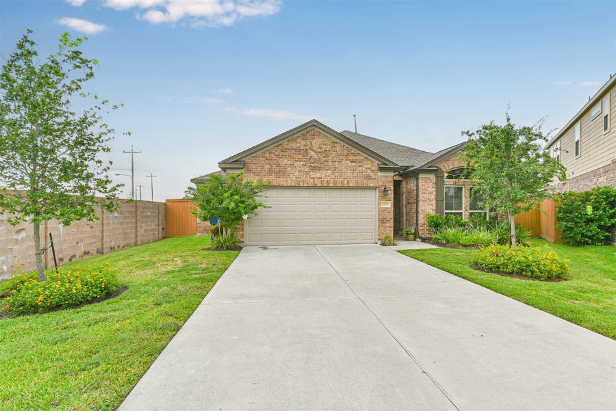 Property photo for 12617 White Cove Drive, Texas City, TX