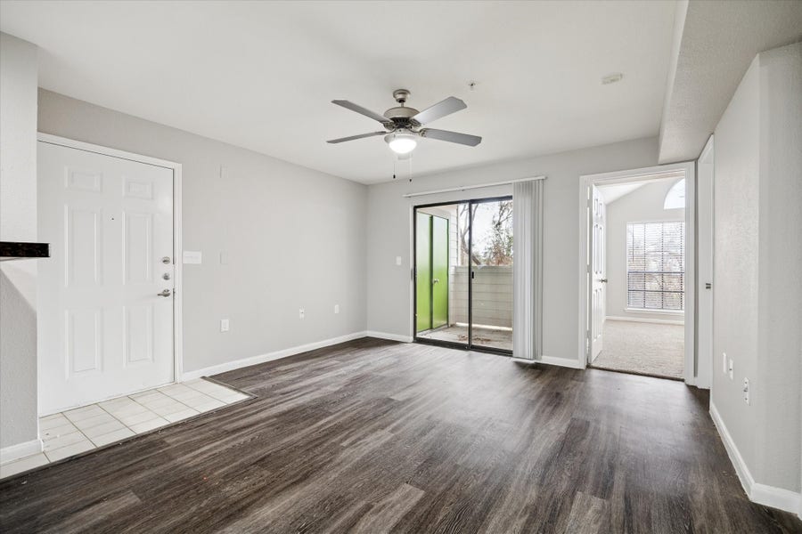Property photo for 1710 W T C Jester Boulevard, #5104, Houston, TX