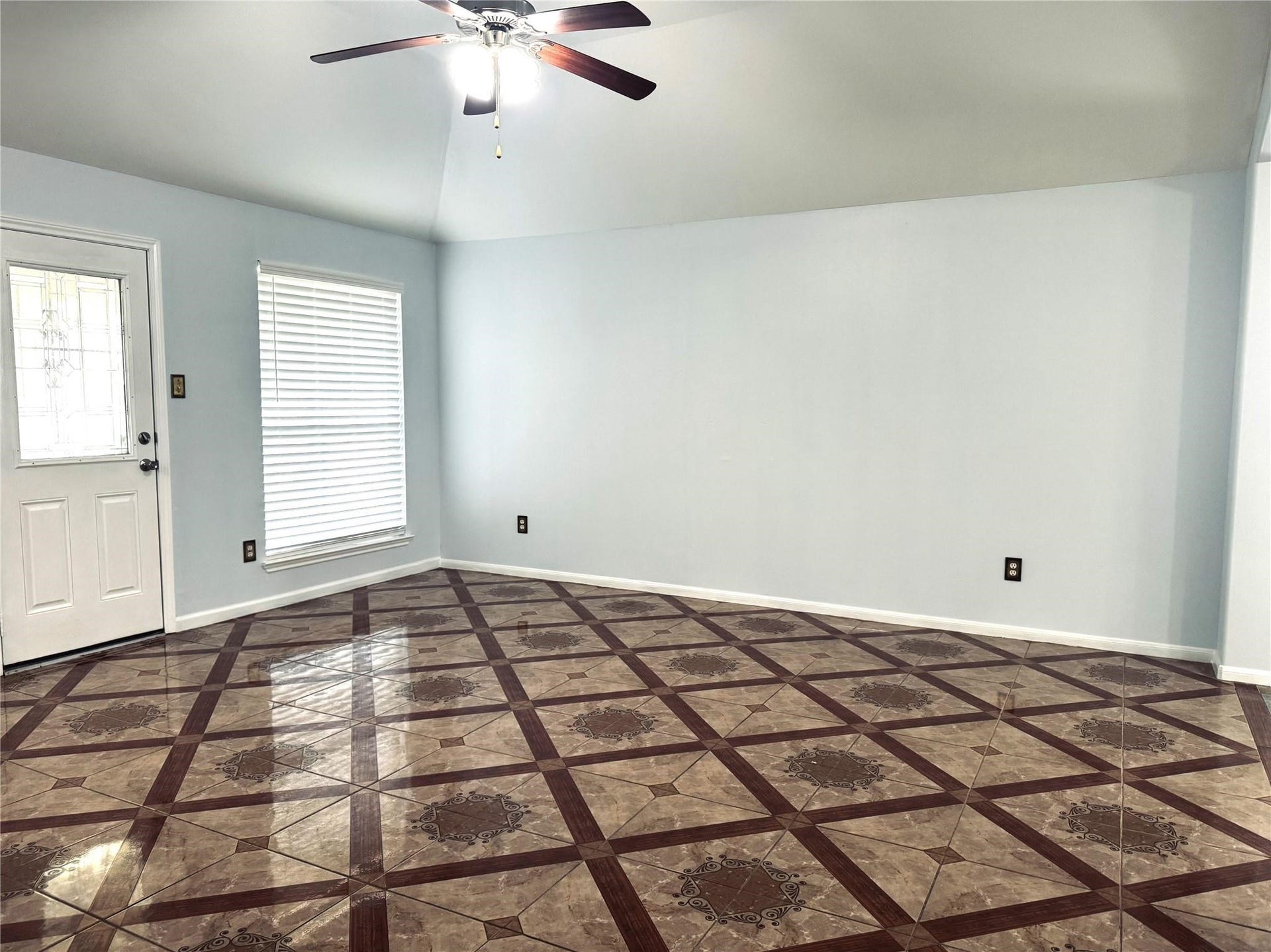 2707 trementina dr, Houston, TX 77088