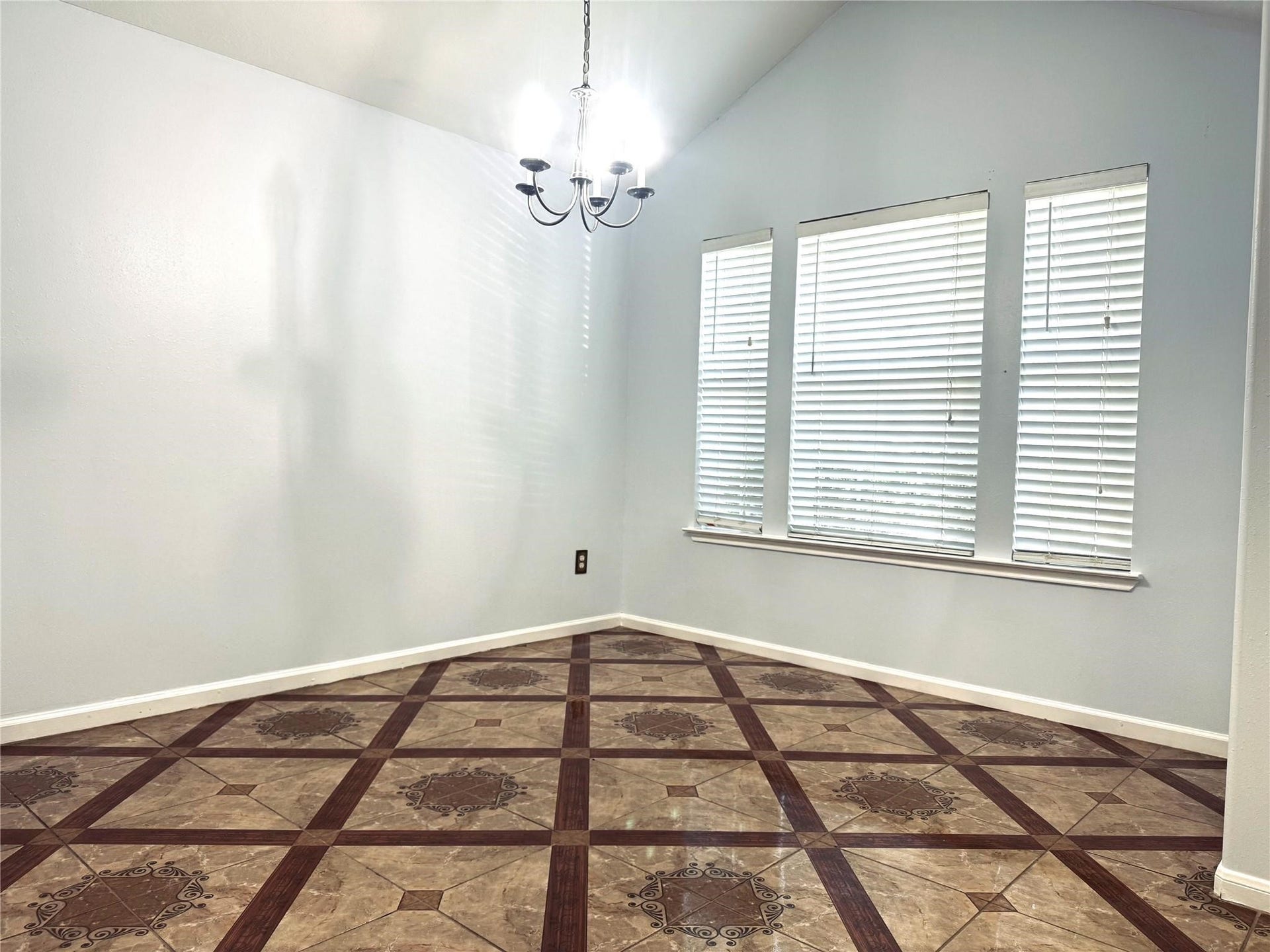 2707 trementina dr, Houston, TX 77088