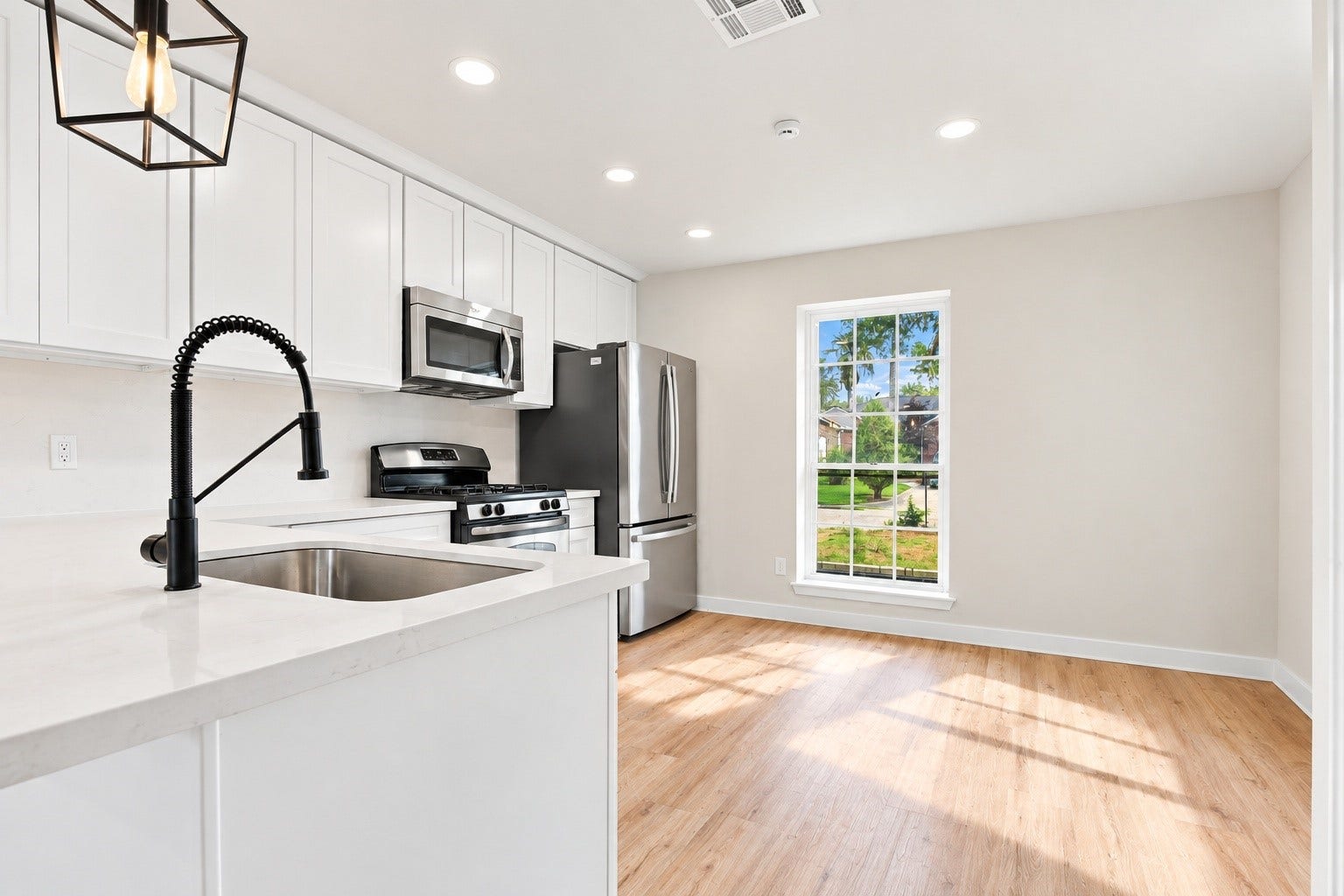 23123 Cranberry Trail, Spring, TX 77373 The spacious updated kitchen!