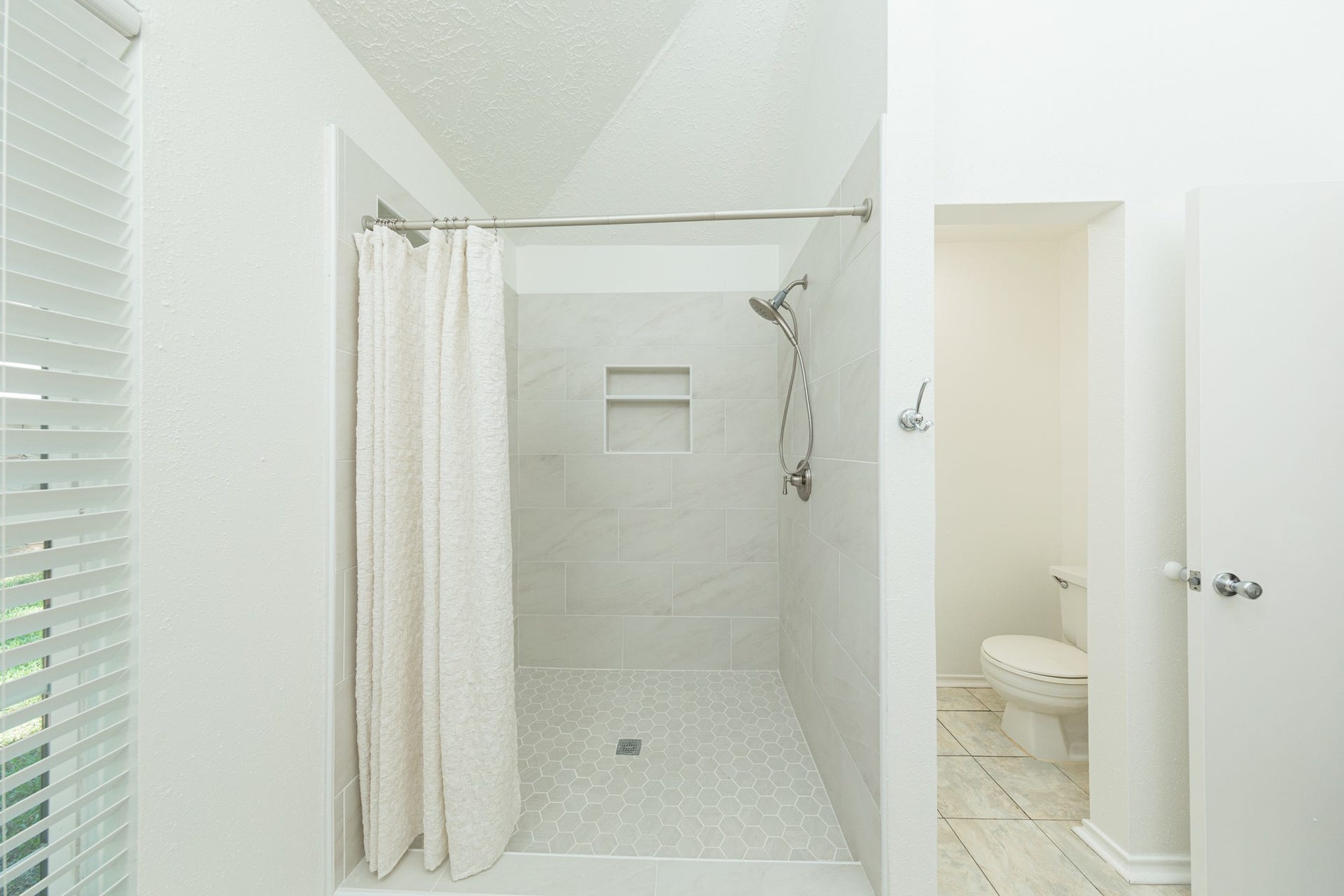 2107 Foundary Drive, Katy, TX 77493 2107 Foundary Drive, Katy, TX 77493