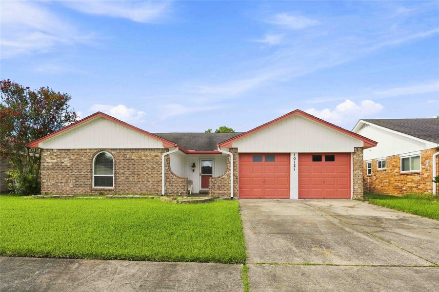 Property photo for 10127 Quiet Hill Road, La Porte, TX
