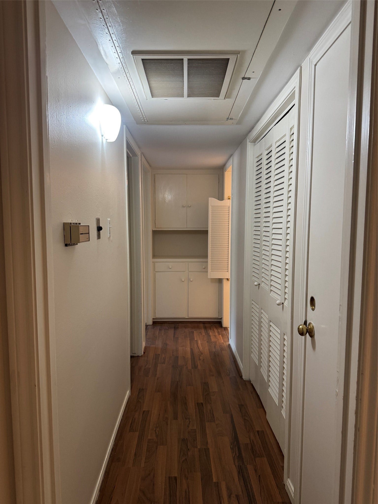 2600 Bellefontaine Street, #A18, Houston, TX 77025 Hallway to Bedrooms and Baths