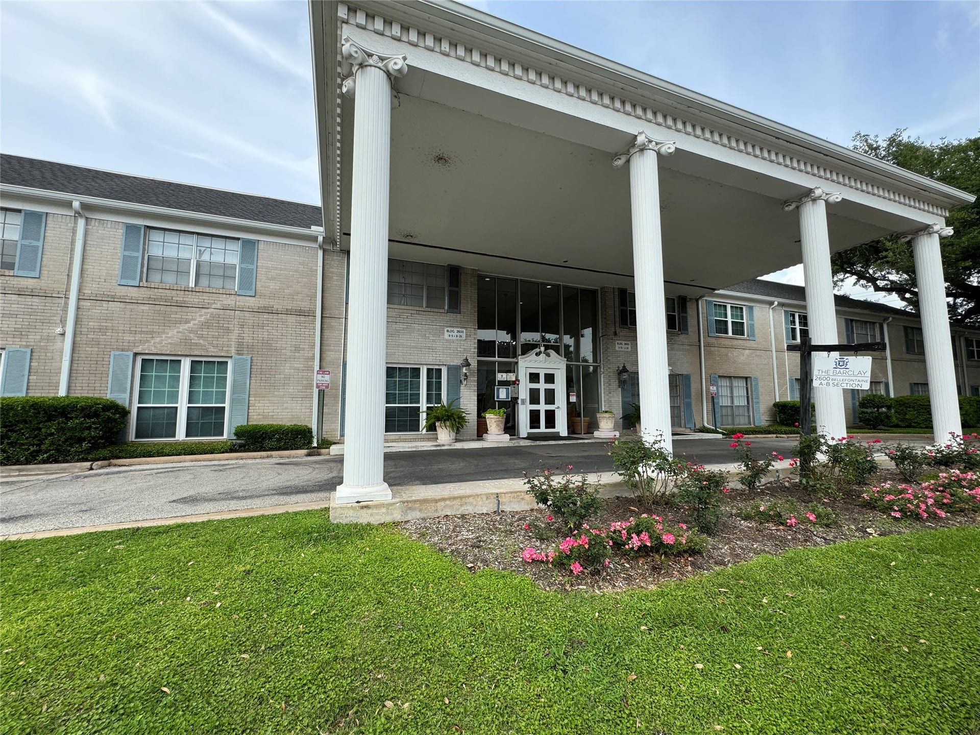 2600 Bellefontaine Street, #A18, Houston, TX 77025 Street view of 2600 Bellefontaine St A&B