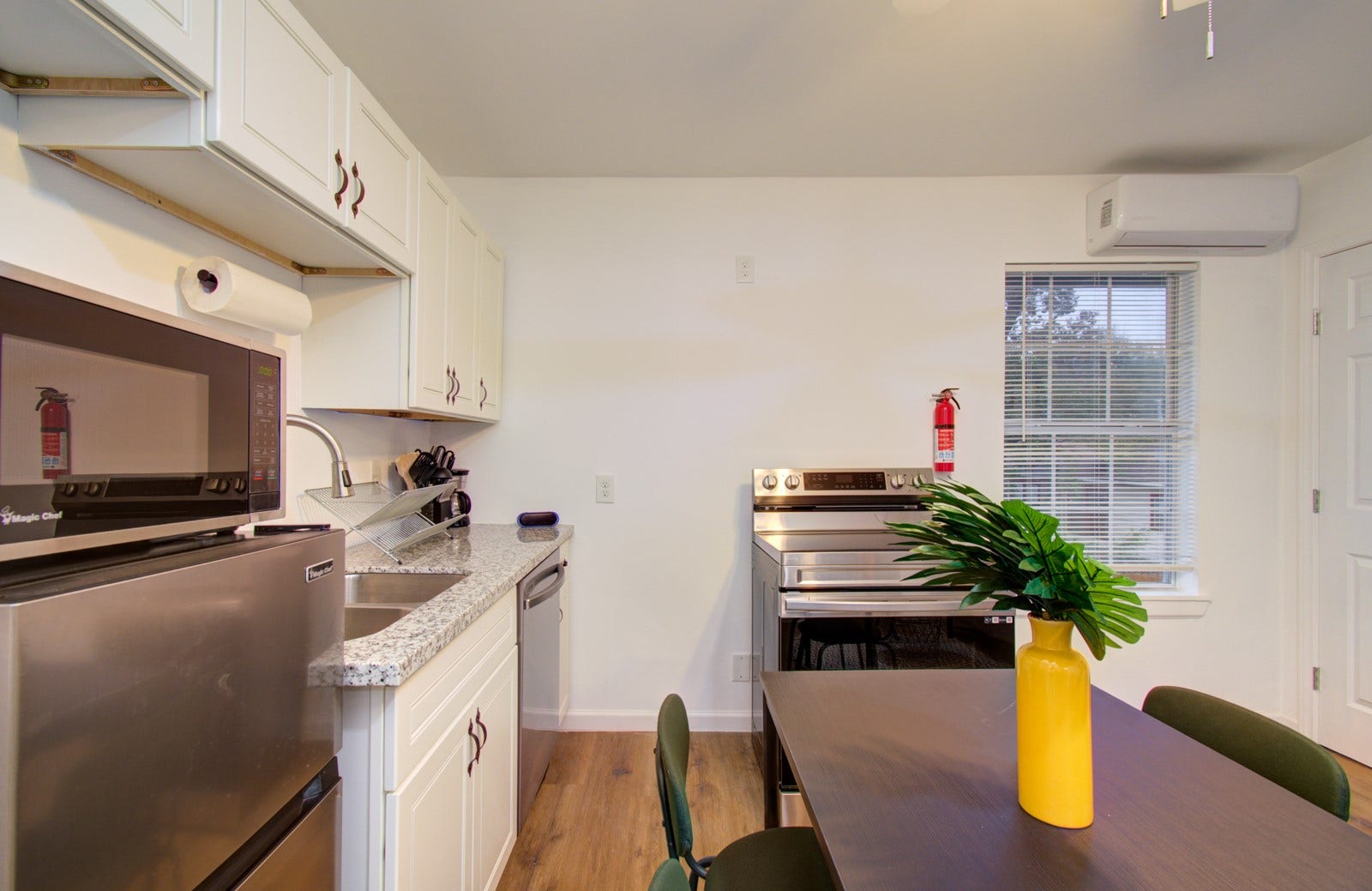 6403 Avenue Street, Houston, TX 77011 6403 Avenue Street, Houston, TX 77011