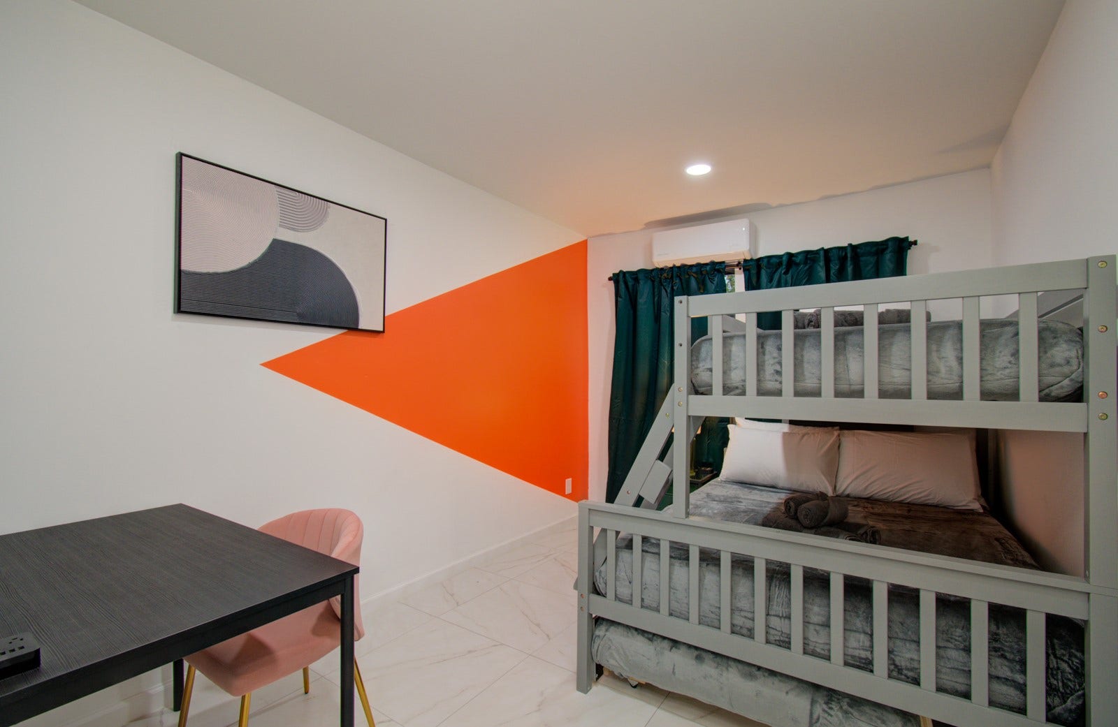 6403 Avenue Street, Houston, TX 77011 6403 Avenue Street, Houston, TX 77011