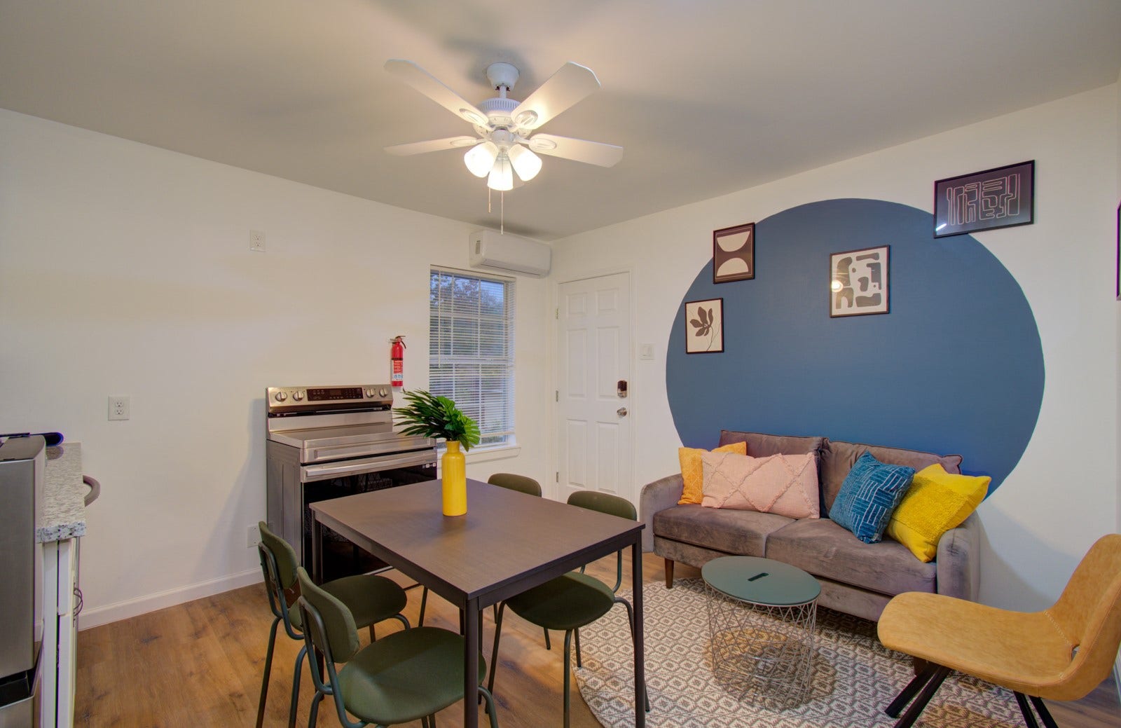 6403 Avenue Street, Houston, TX 77011 6403 Avenue Street, Houston, TX 77011