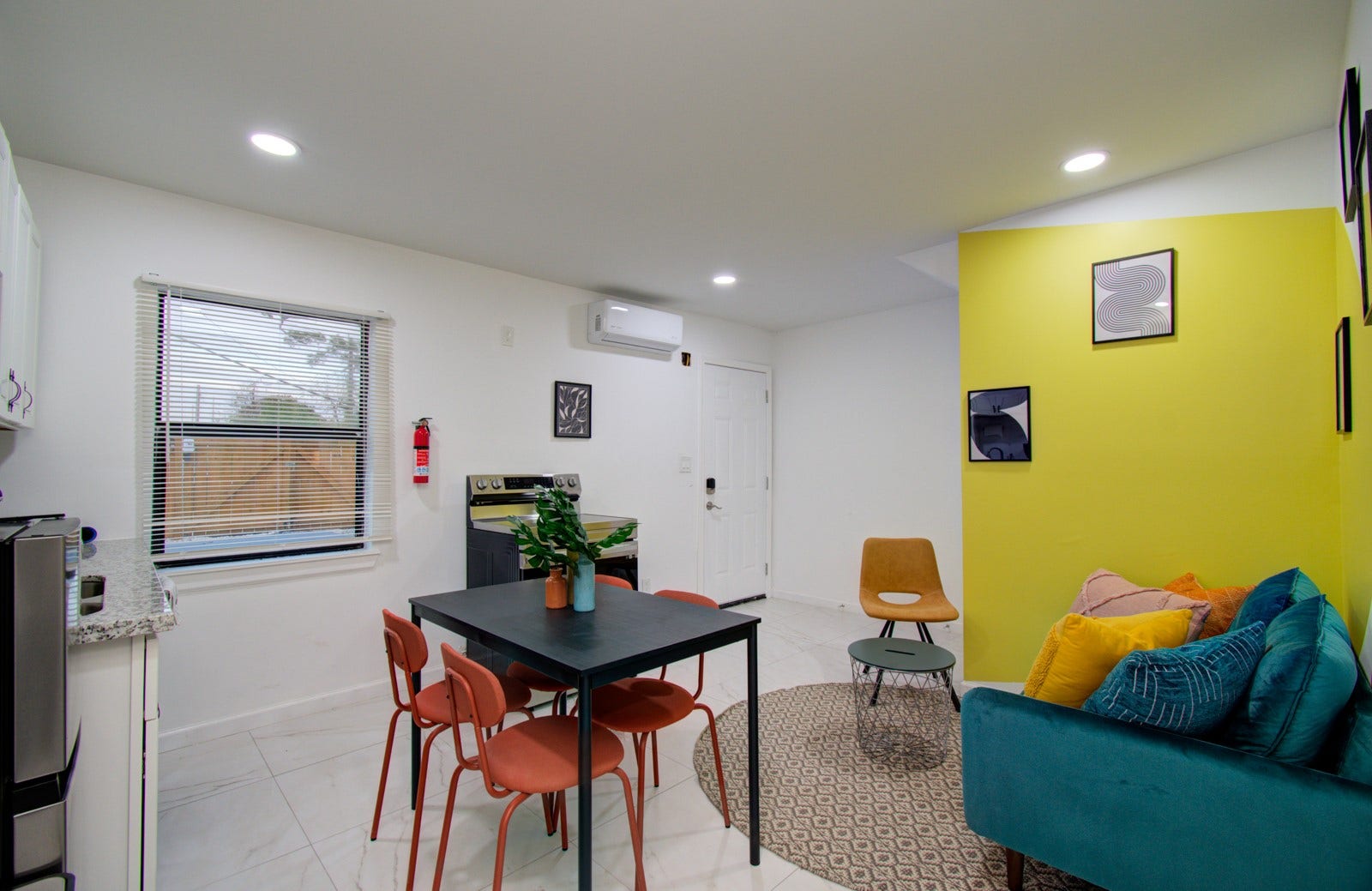 6403 Avenue Street, Houston, TX 77011 6403 Avenue Street, Houston, TX 77011