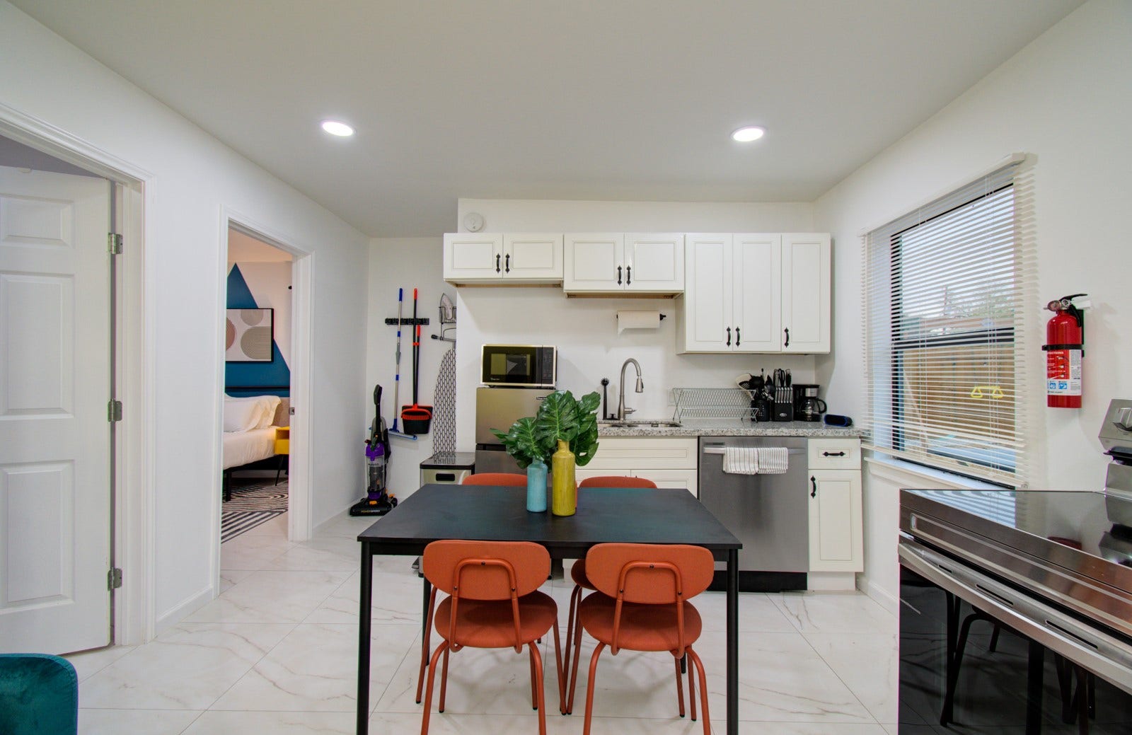 6403 Avenue Street, Houston, TX 77011 6403 Avenue Street, Houston, TX 77011