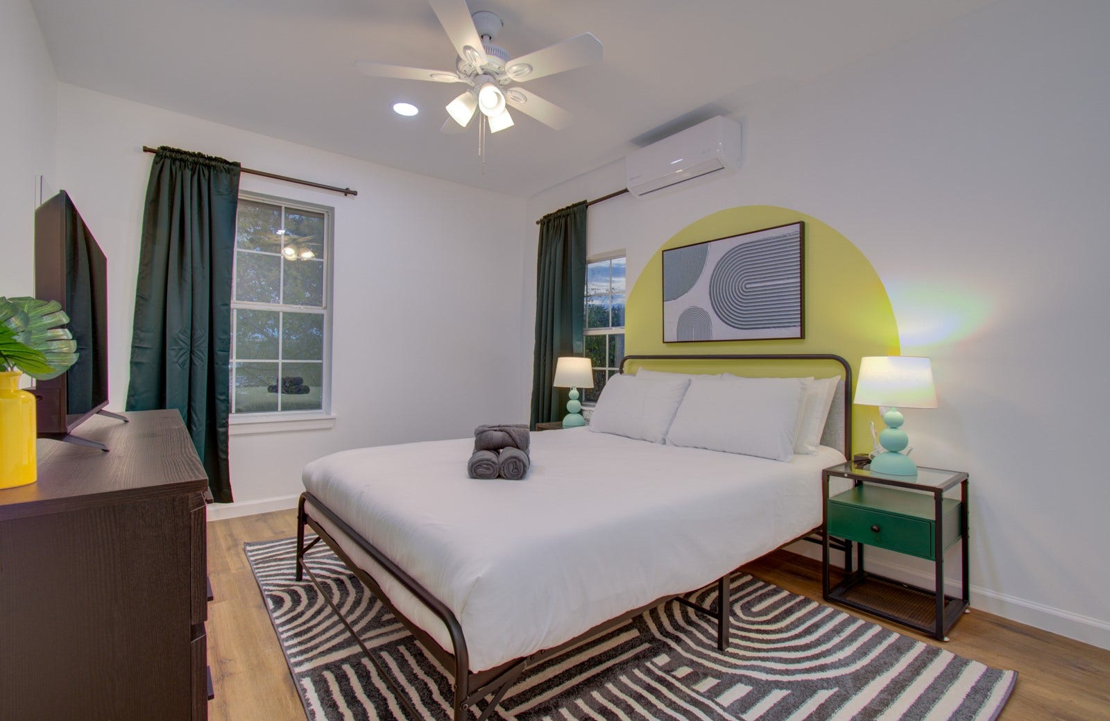 6403 Avenue Street, Houston, TX 77011 6403 Avenue Street, Houston, TX 77011