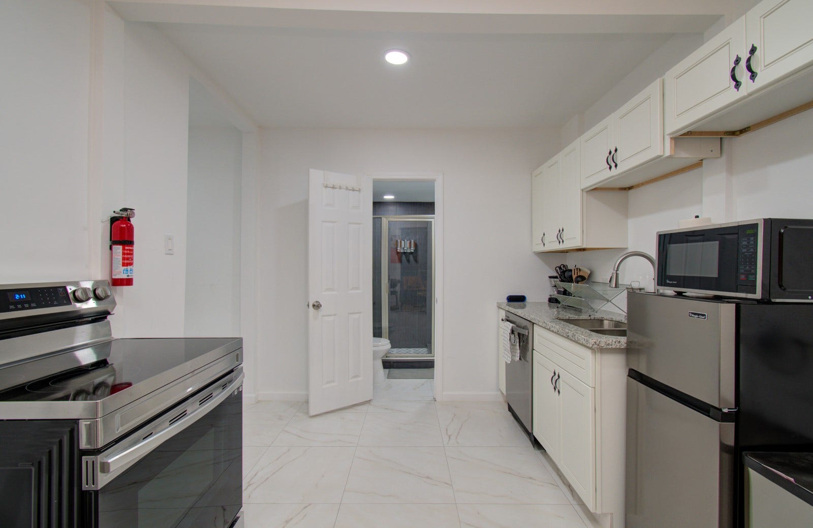 6403 Avenue Street, Houston, TX 77011 6403 Avenue Street, Houston, TX 77011