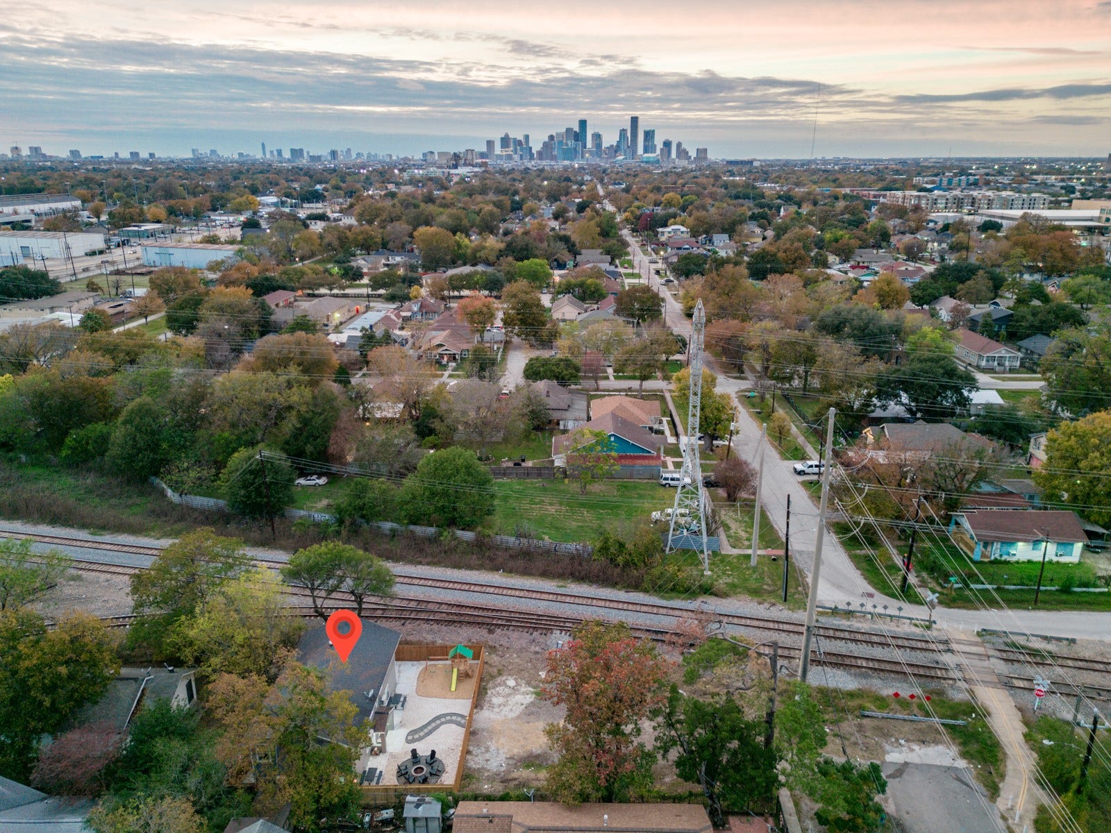 6403 Avenue Street, Houston, TX 77011 6403 Avenue Street, Houston, TX 77011