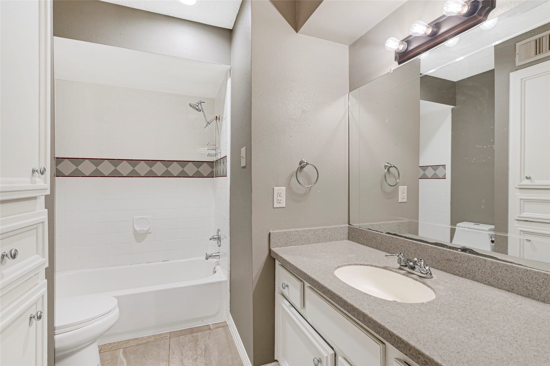 2106 White Feather Trail, Crosby, TX 77532 2106 White Feather Trail, Crosby, TX 77532