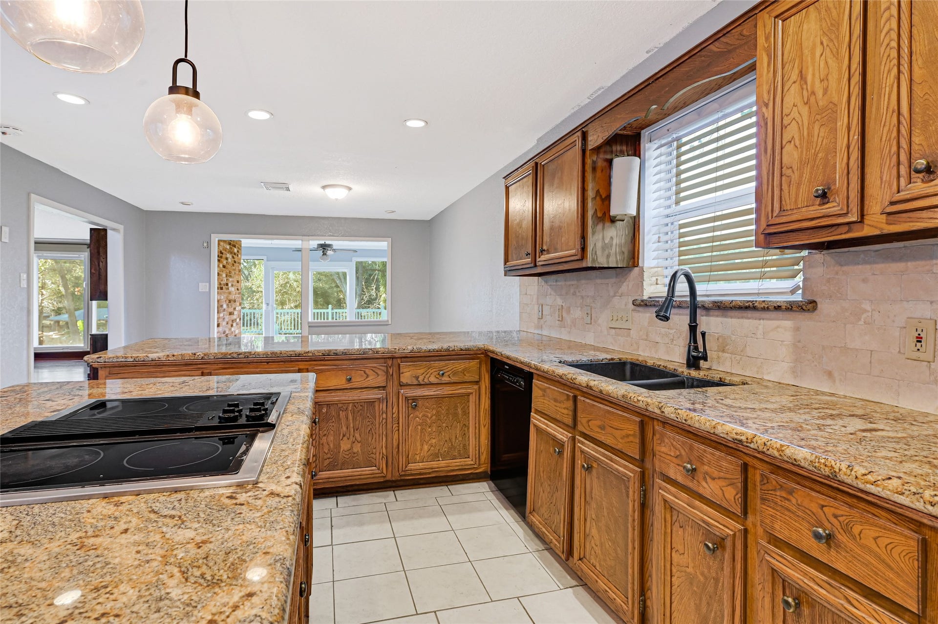 2106 White Feather Trail, Crosby, TX 77532 2106 White Feather Trail, Crosby, TX 77532