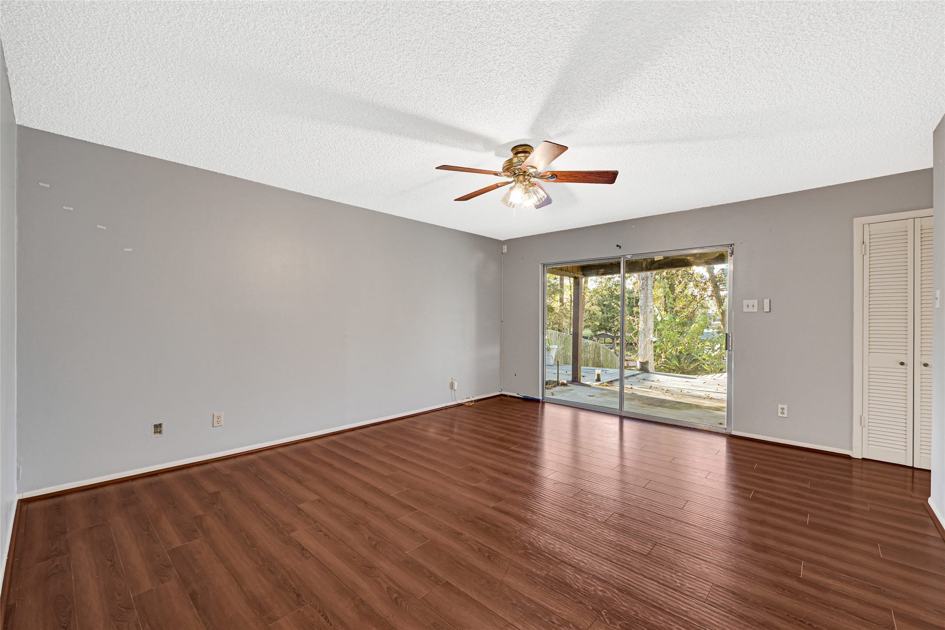 2106 White Feather Trail, Crosby, TX 77532 Primary Bedroom on 1st Floor