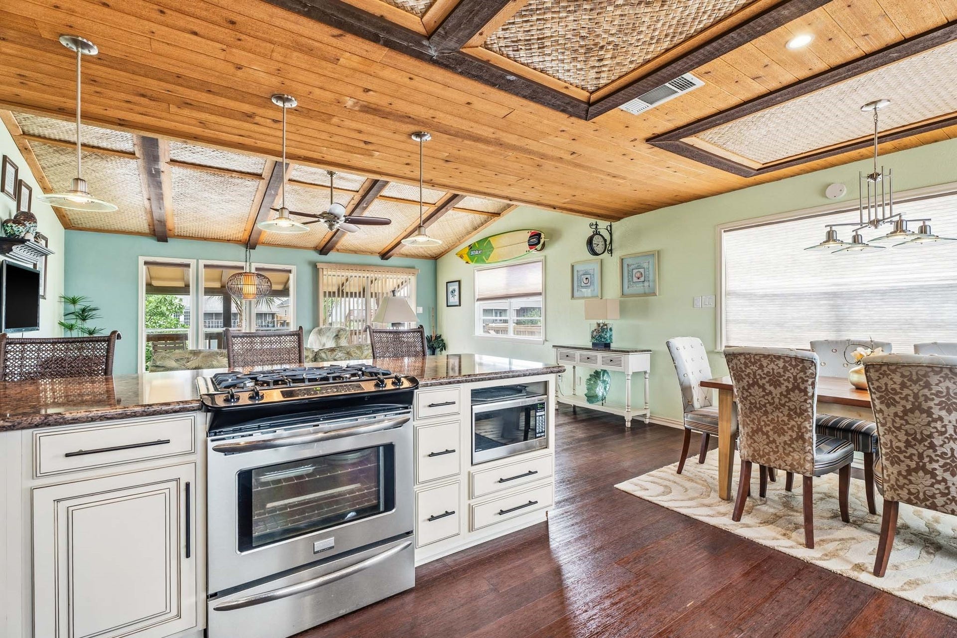 23 N Sandpiper Street, La Marque, TX 77568 23 N Sandpiper Street, La Marque, TX 77568