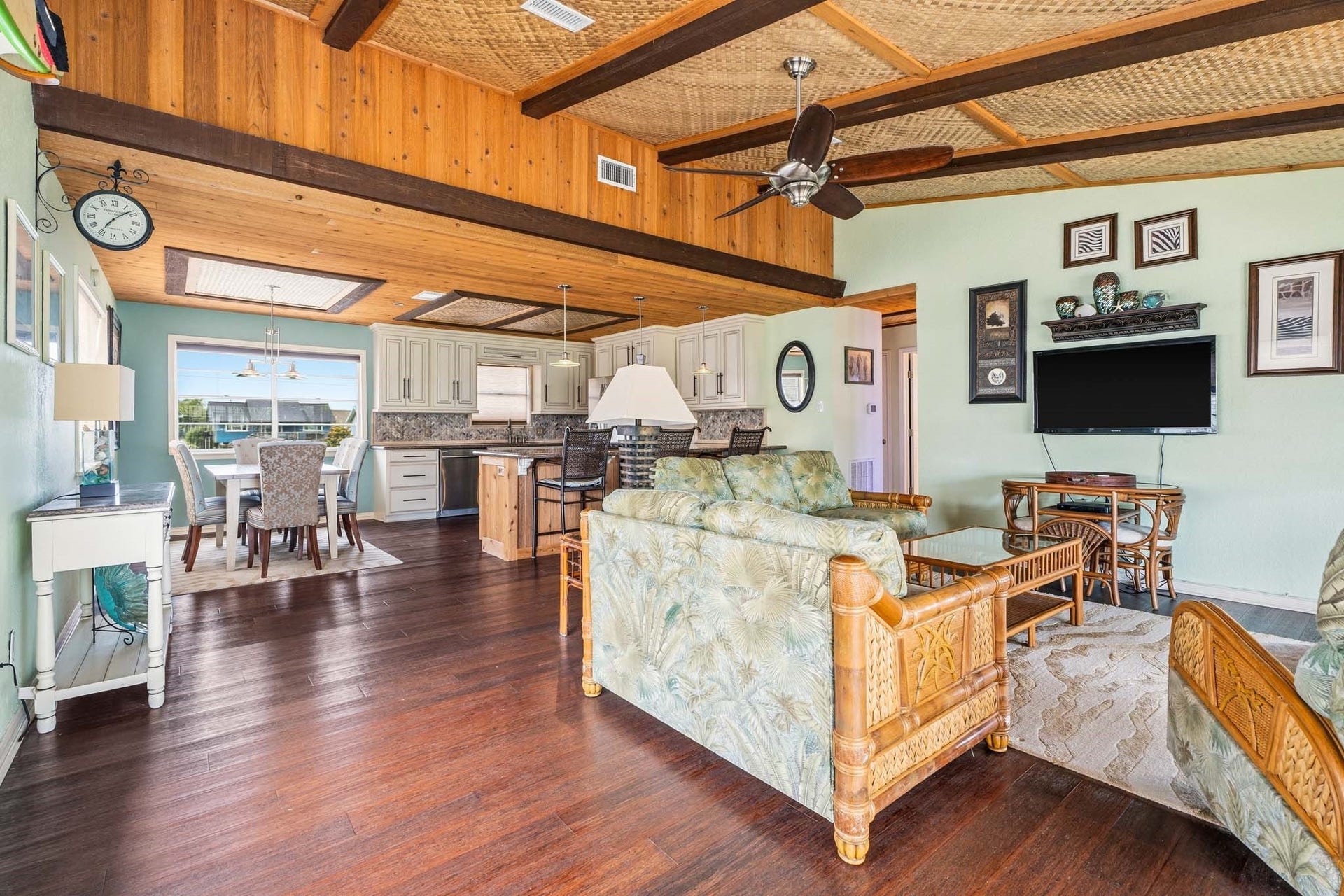 23 N Sandpiper Street, La Marque, TX 77568 23 N Sandpiper Street, La Marque, TX 77568