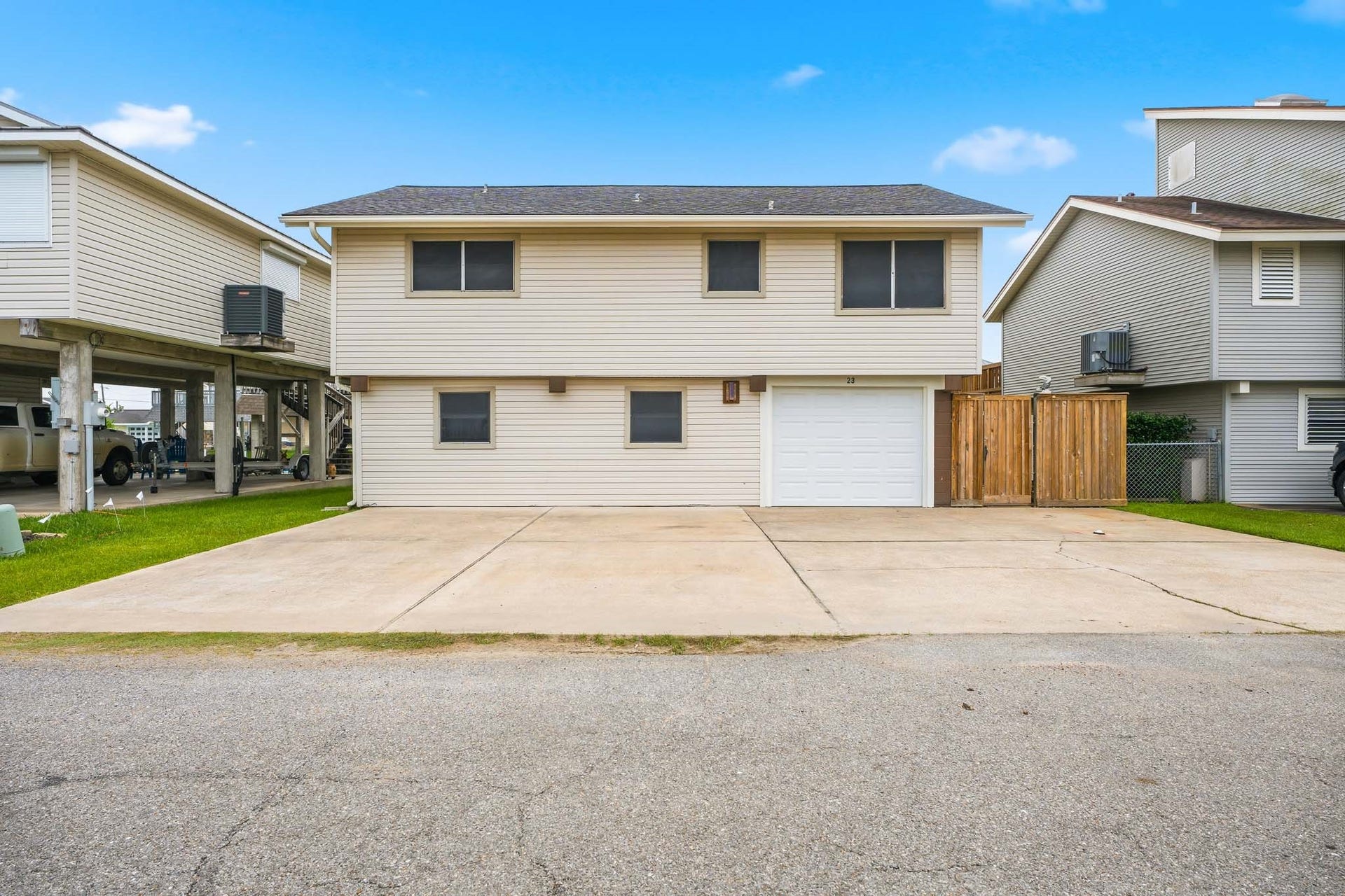 23 N Sandpiper Street, La Marque, TX 77568 23 N Sandpiper Street, La Marque, TX 77568