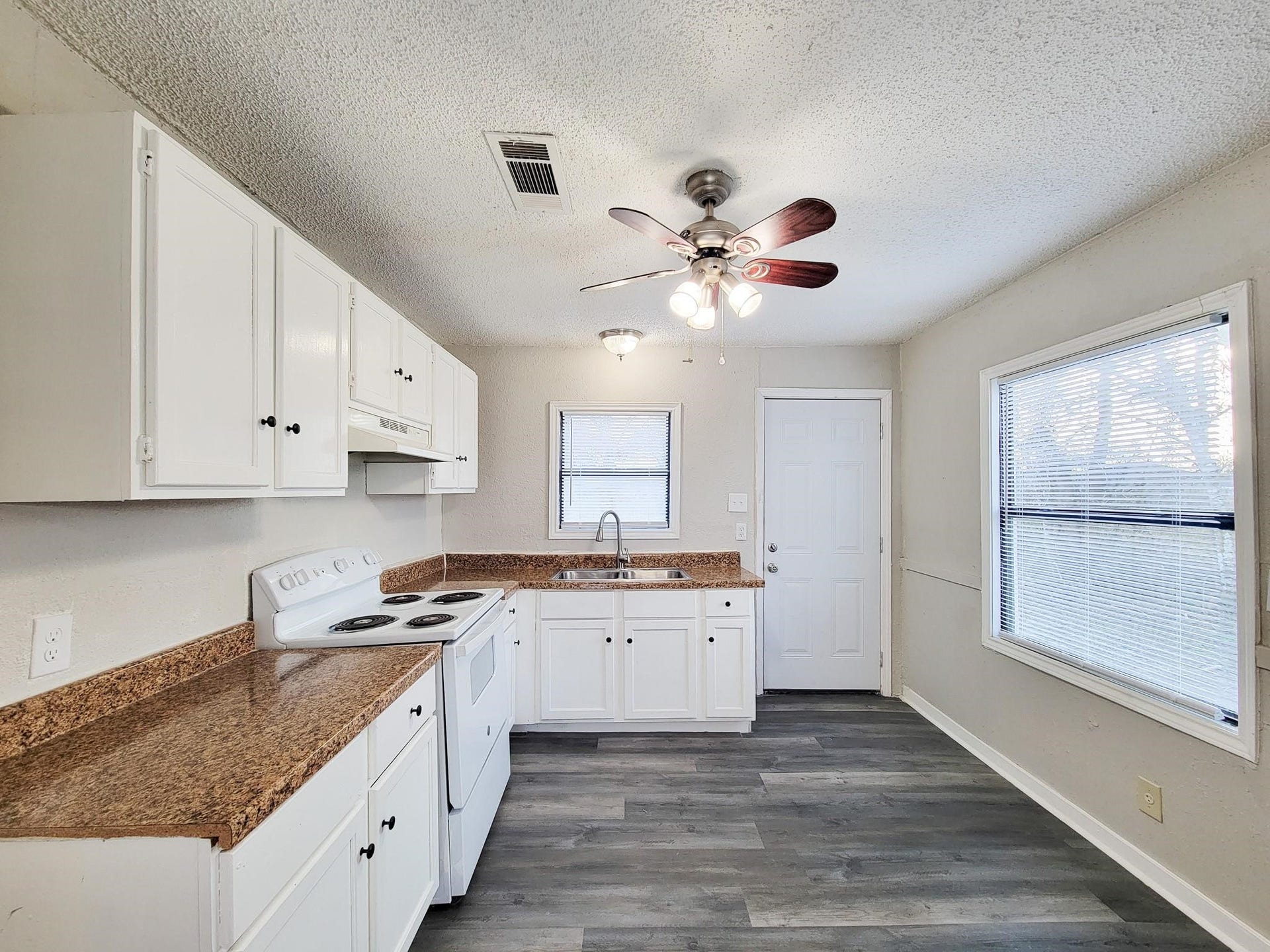 4817 Lawndale Street, La Marque, TX 77568 4817 Lawndale Street, La Marque, TX 77568