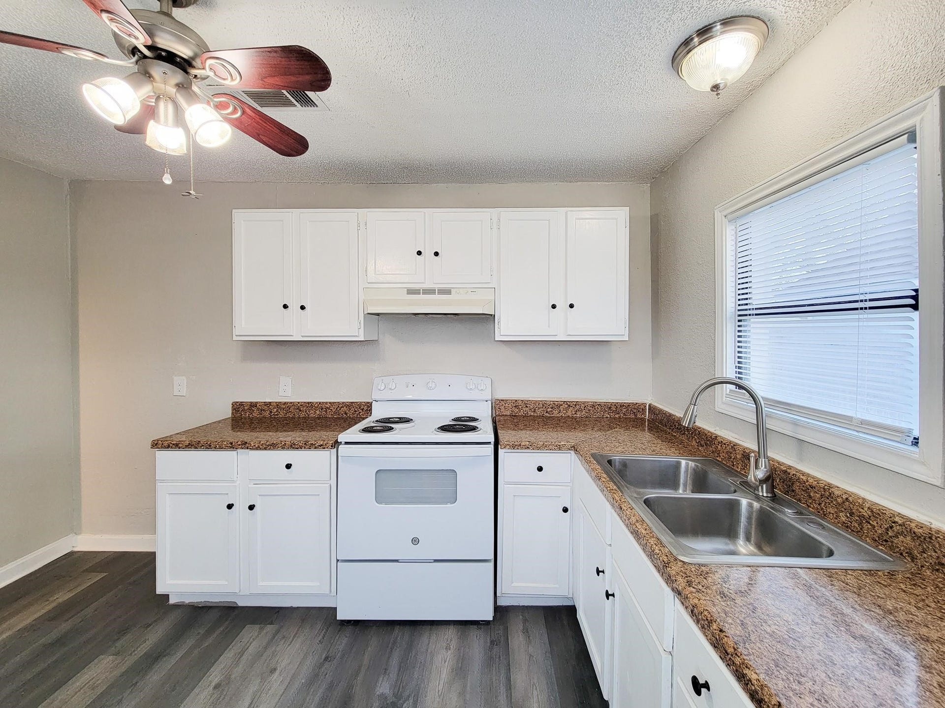 4817 Lawndale Street, La Marque, TX 77568 4817 Lawndale Street, La Marque, TX 77568