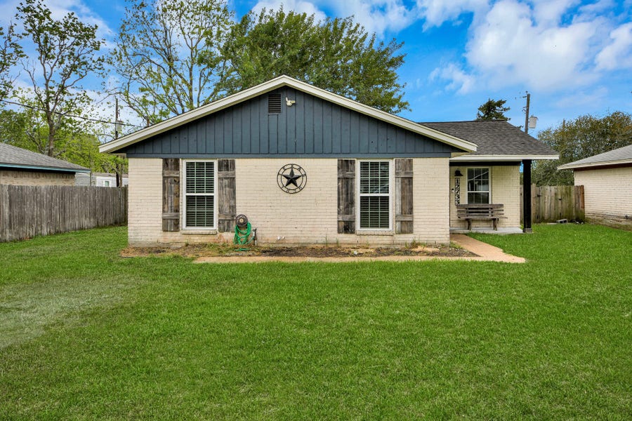 Property photo for 12733 7th Street, Santa Fe, TX