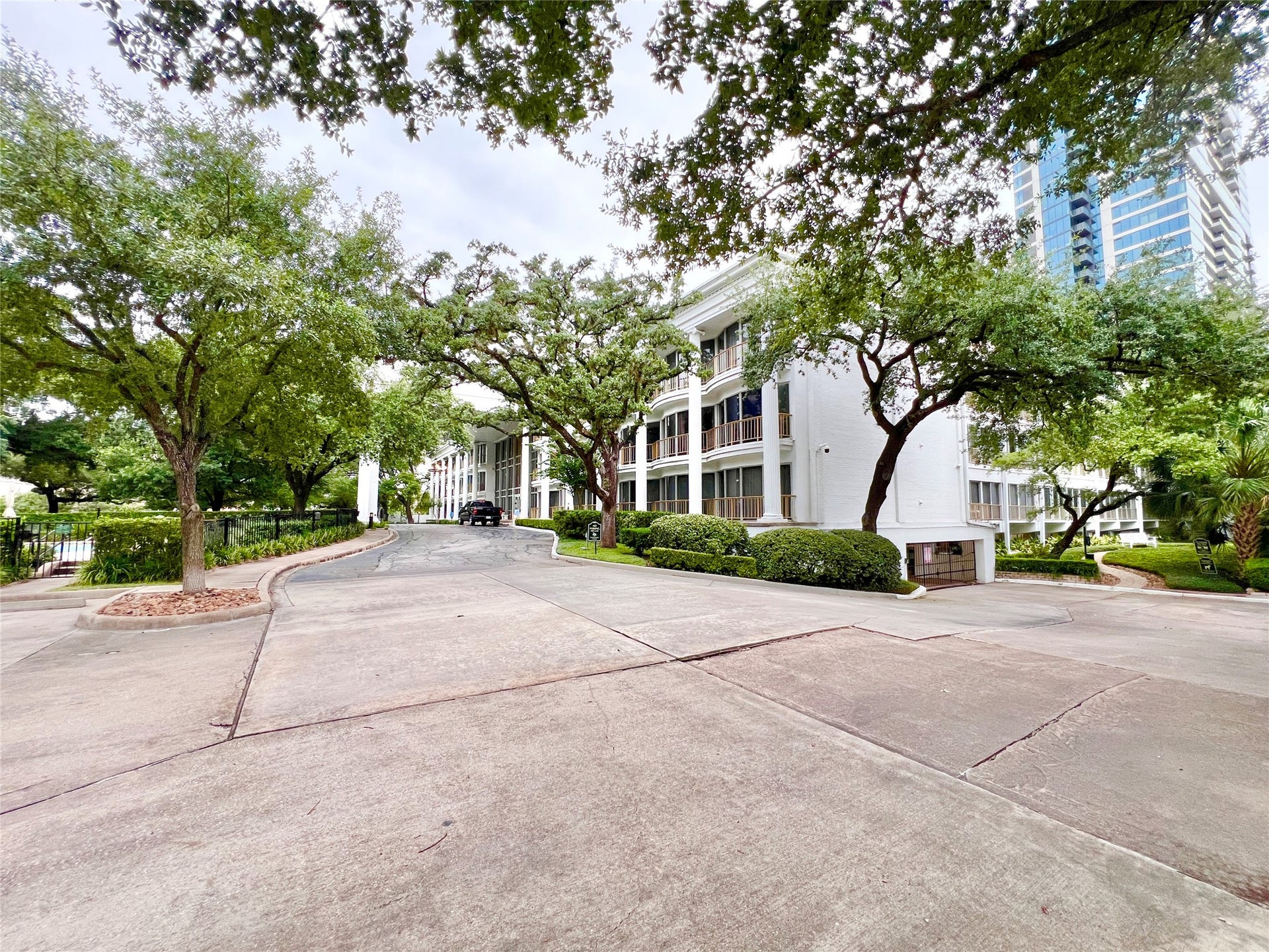 5050 Ambassador Way, #210, Houston, TX 77056