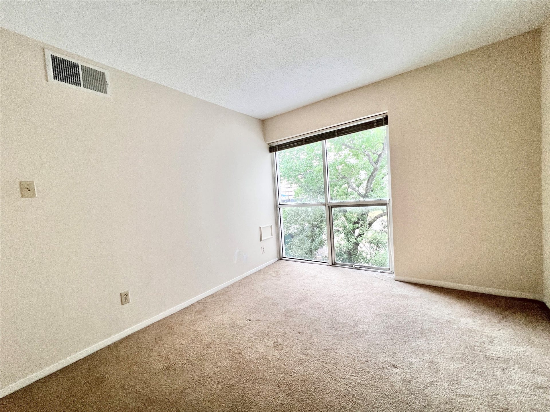 5050 Ambassador Way, #210, Houston, TX 77056