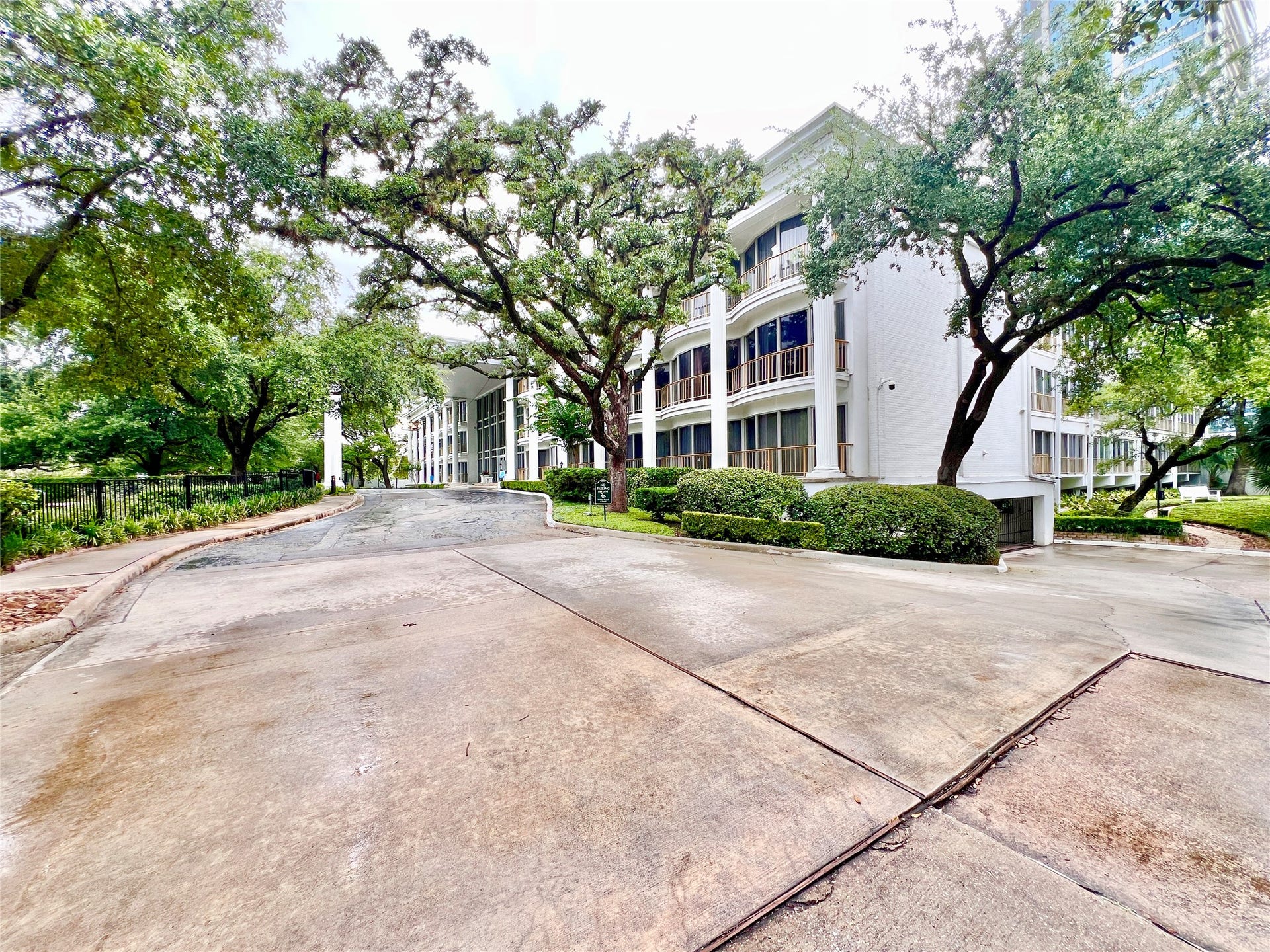 5050 Ambassador Way, #210, Houston, TX 77056