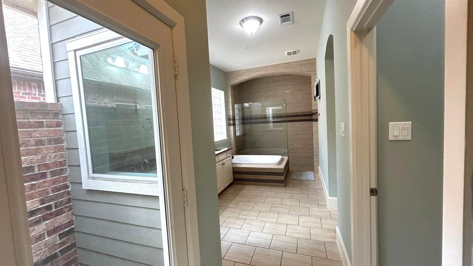 26926 Carmel Falls Lane, Katy, TX 77494 Primary Bathroom with Atrium