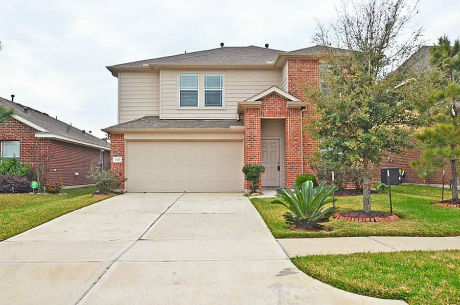 Property photo for 5327 Stonegate Drive, Richmond, TX