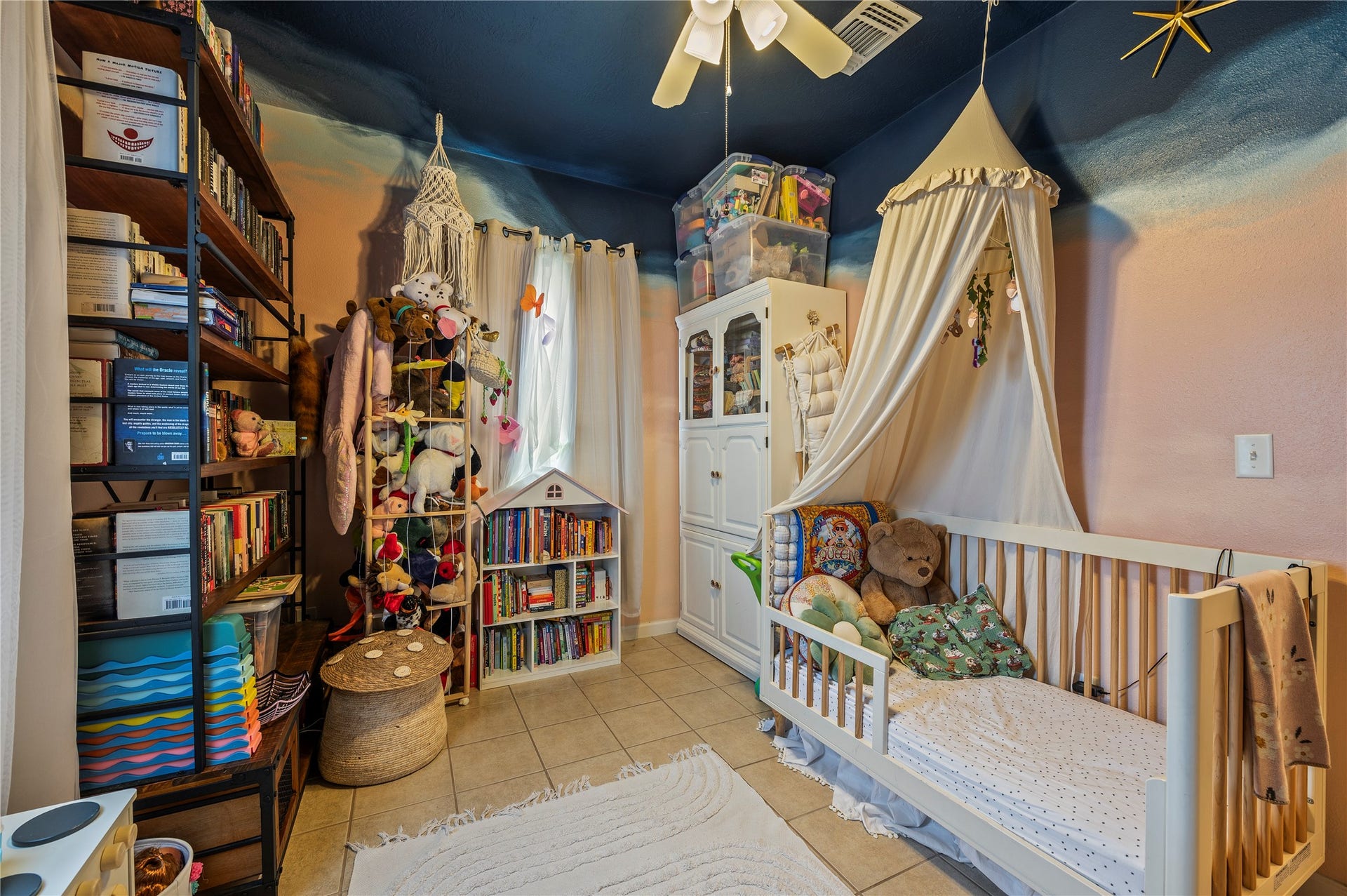 2337 Avenue D, San Leon, TX 77539 2nd bedroom is spacious with custom paint.